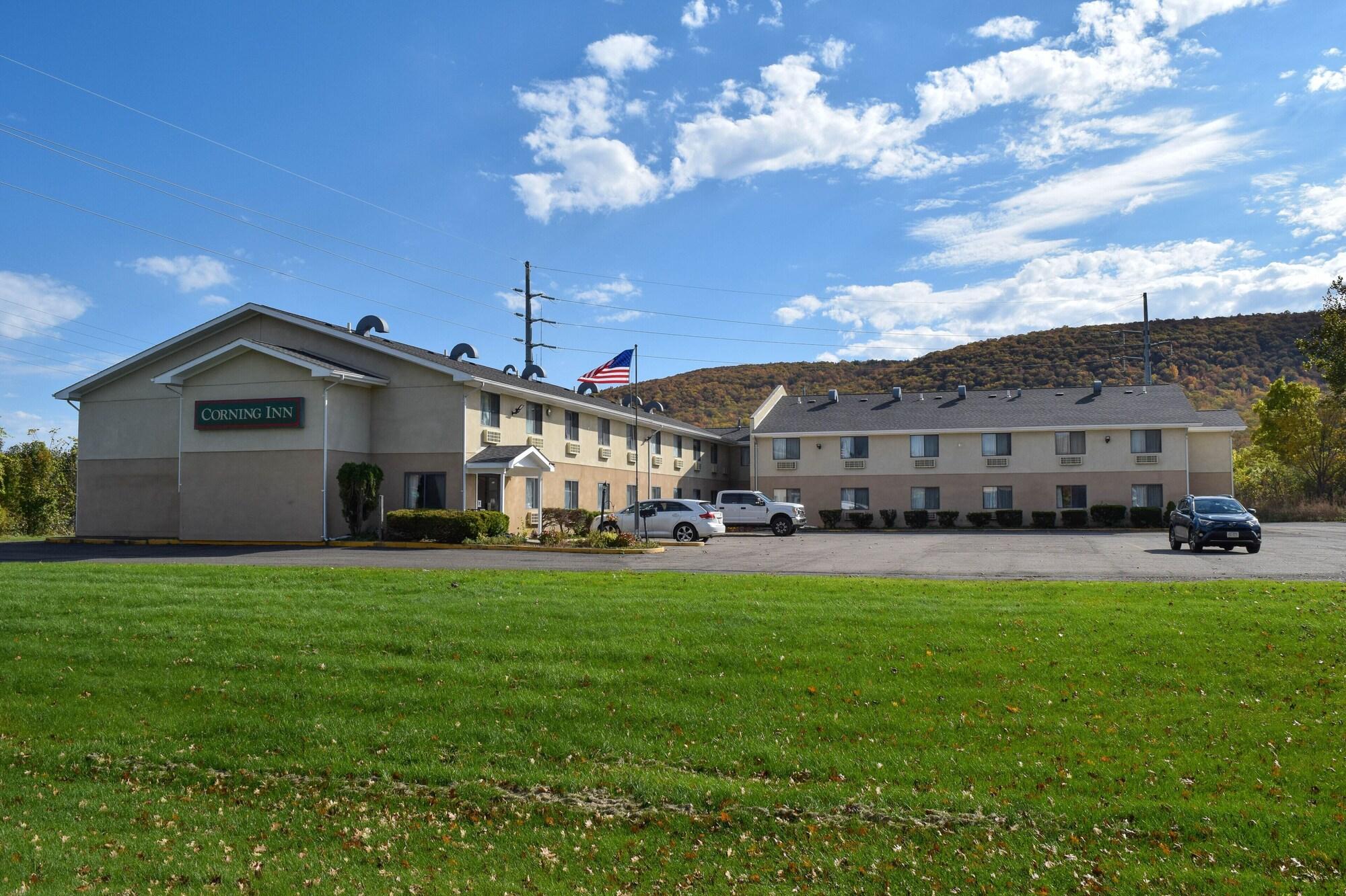 Varios Corning Inn