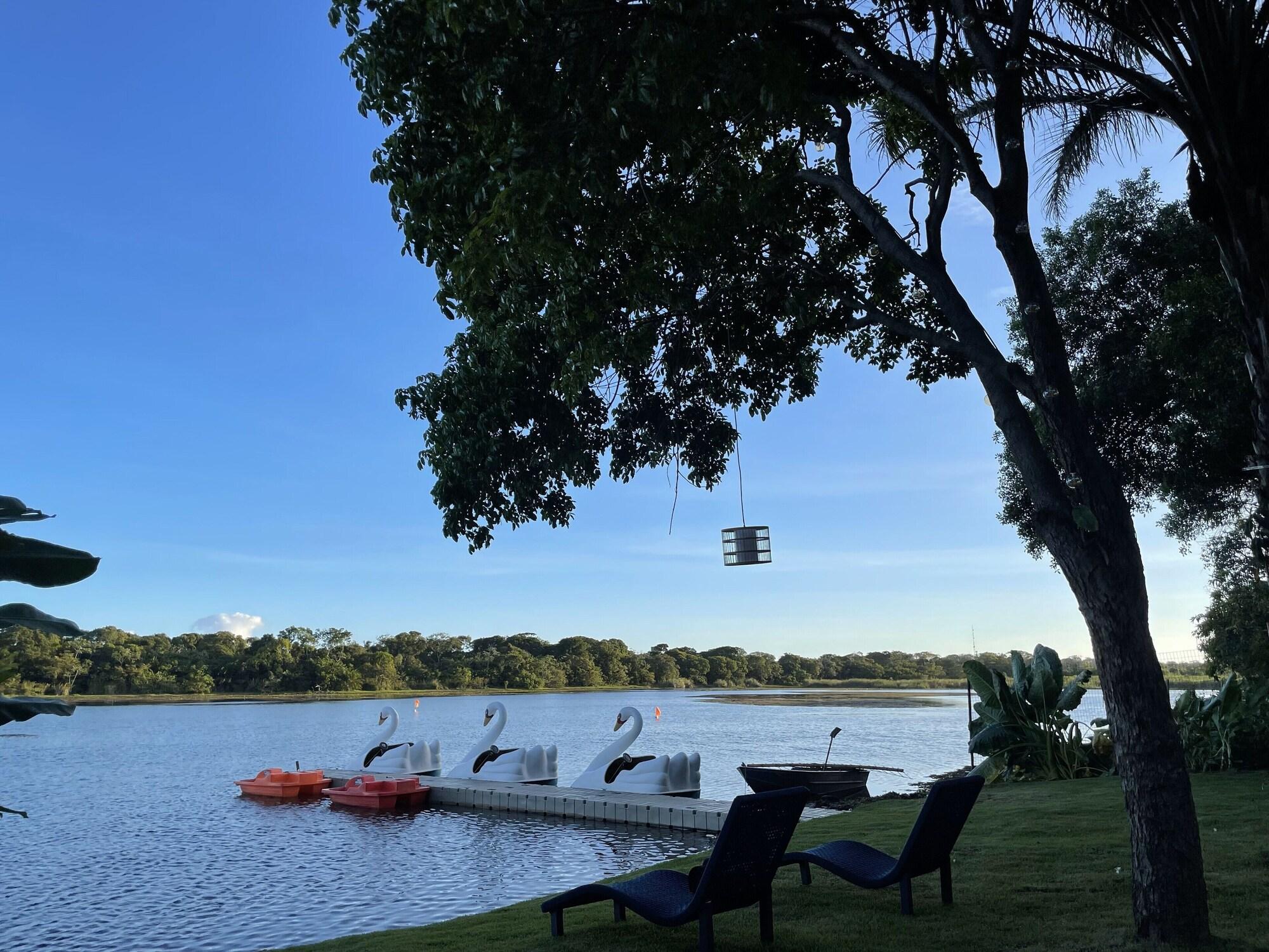 Varios Guarajuba Suites Premium Boutique Hotel