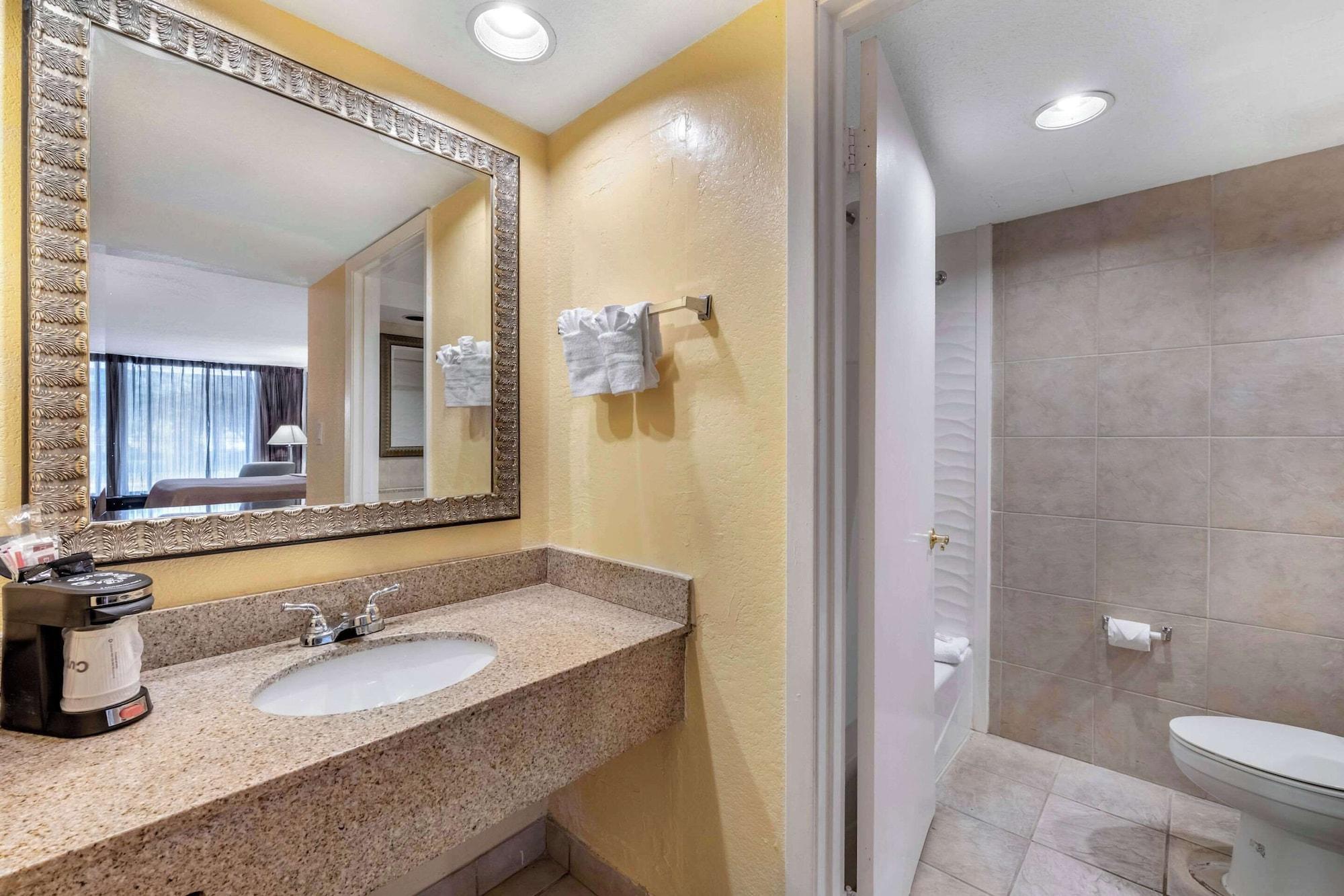 Habitación Clarion Inn Orlando International Drive - ICON Park
