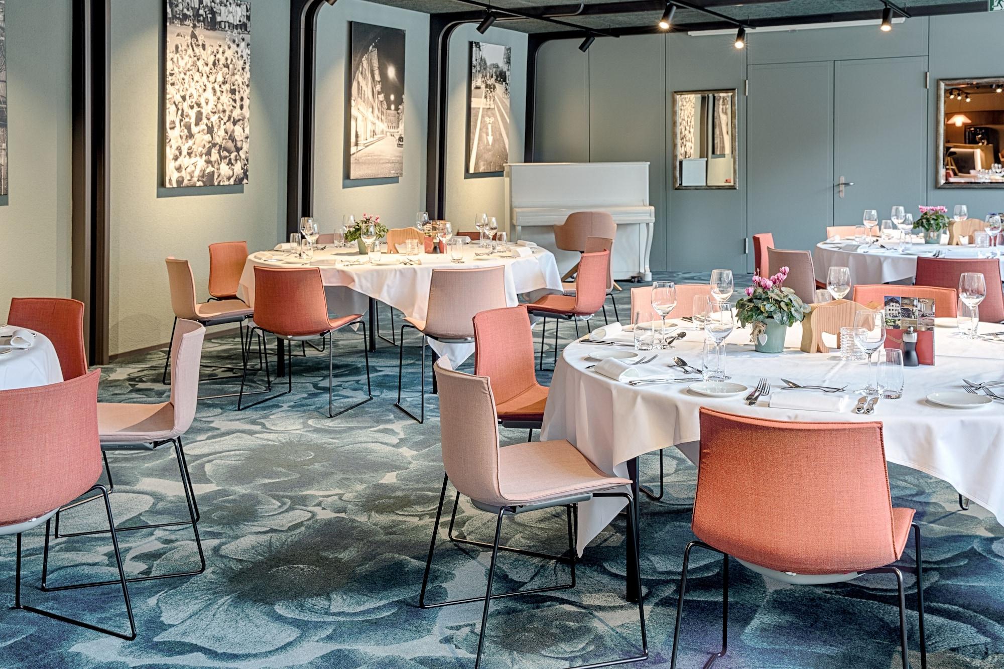 Salón de Baile Gartenhaus by Ochsen Lenzburg