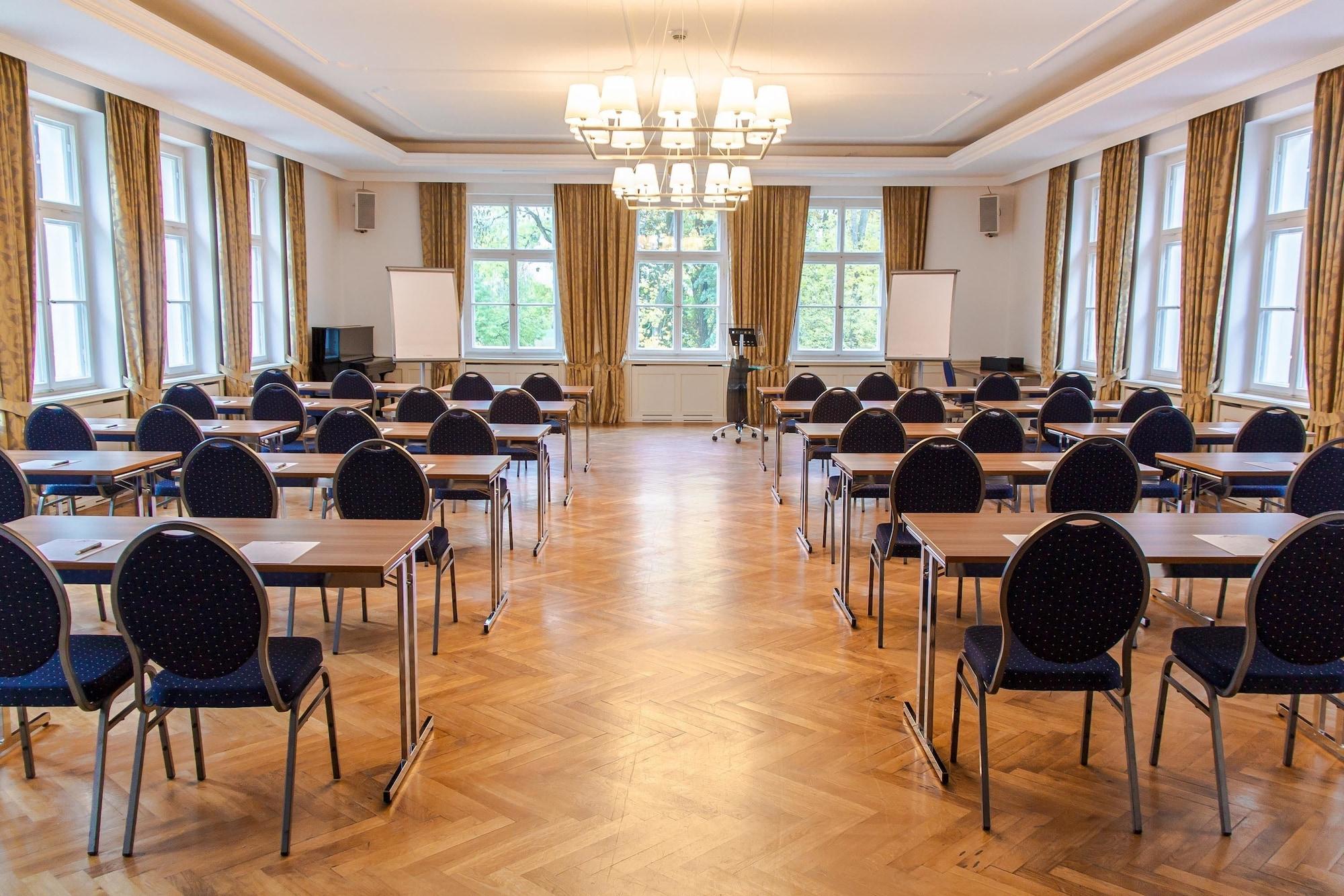 Sala de Reuniones Schloss Burgellern