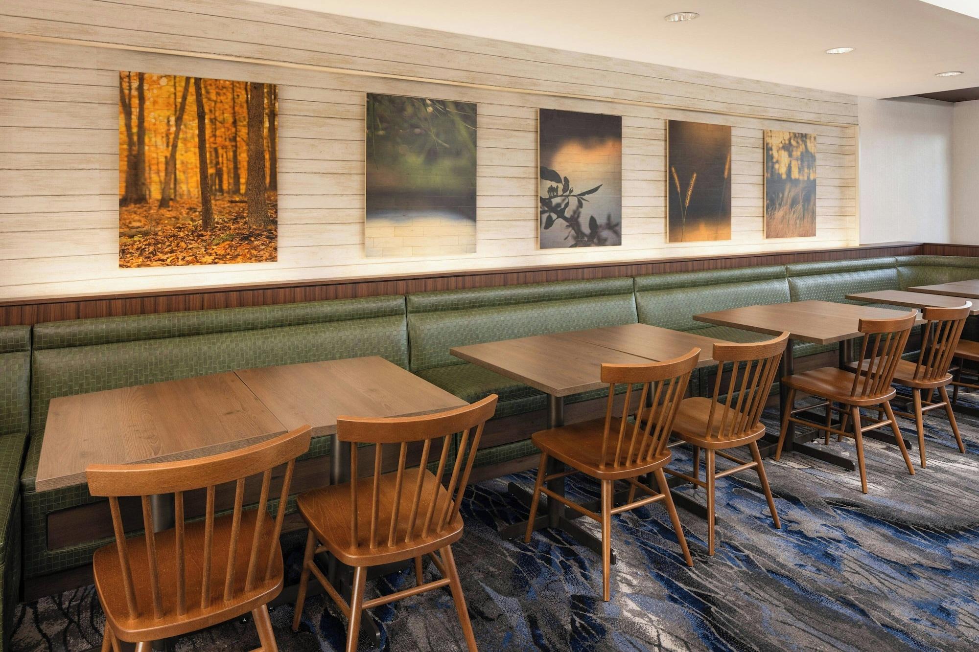 Restaurant Fairfield Inn & Suites St. Louis Pontoon Beach/Granite City