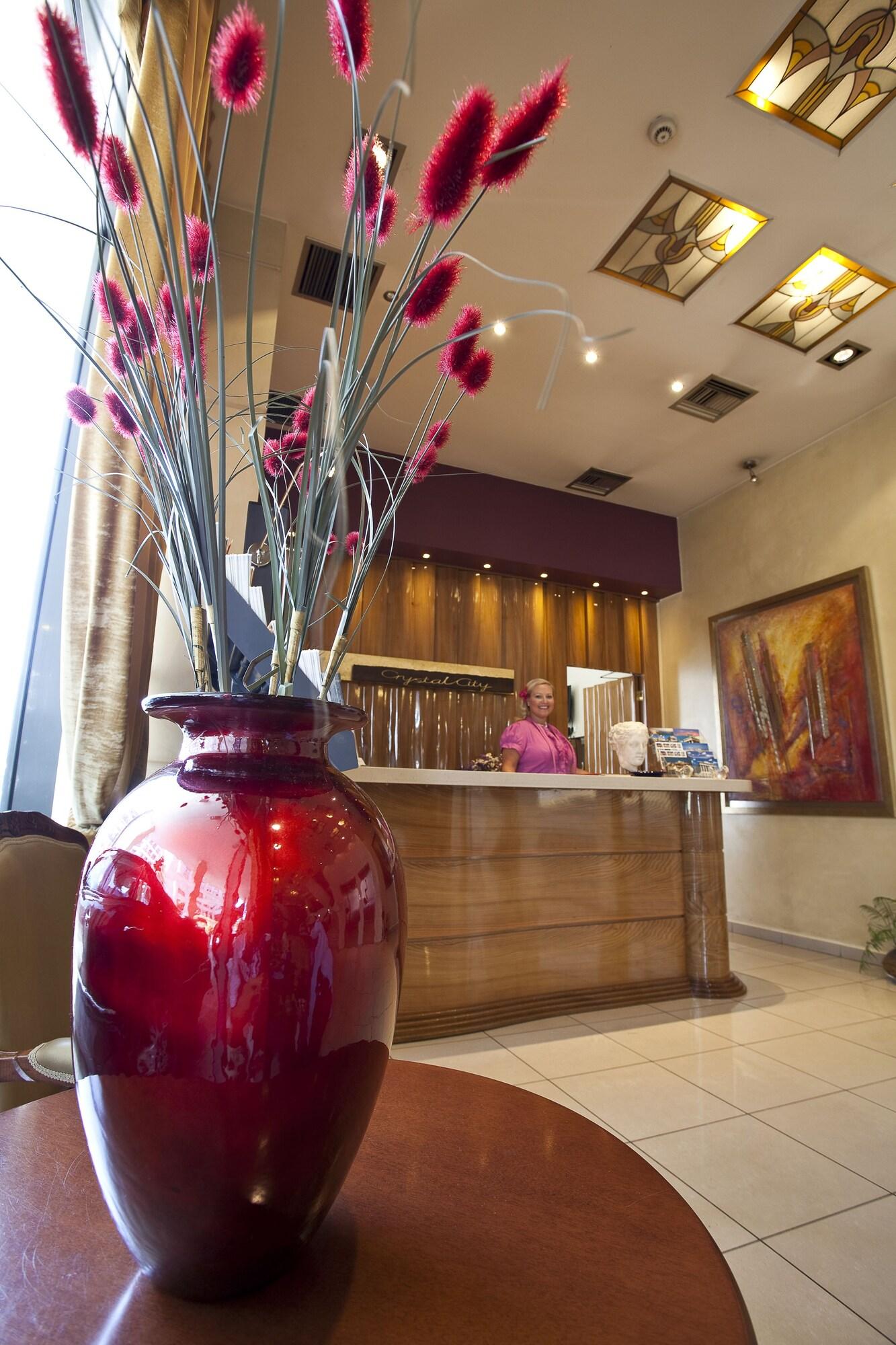 Vista Lobby Crystal City Hotel