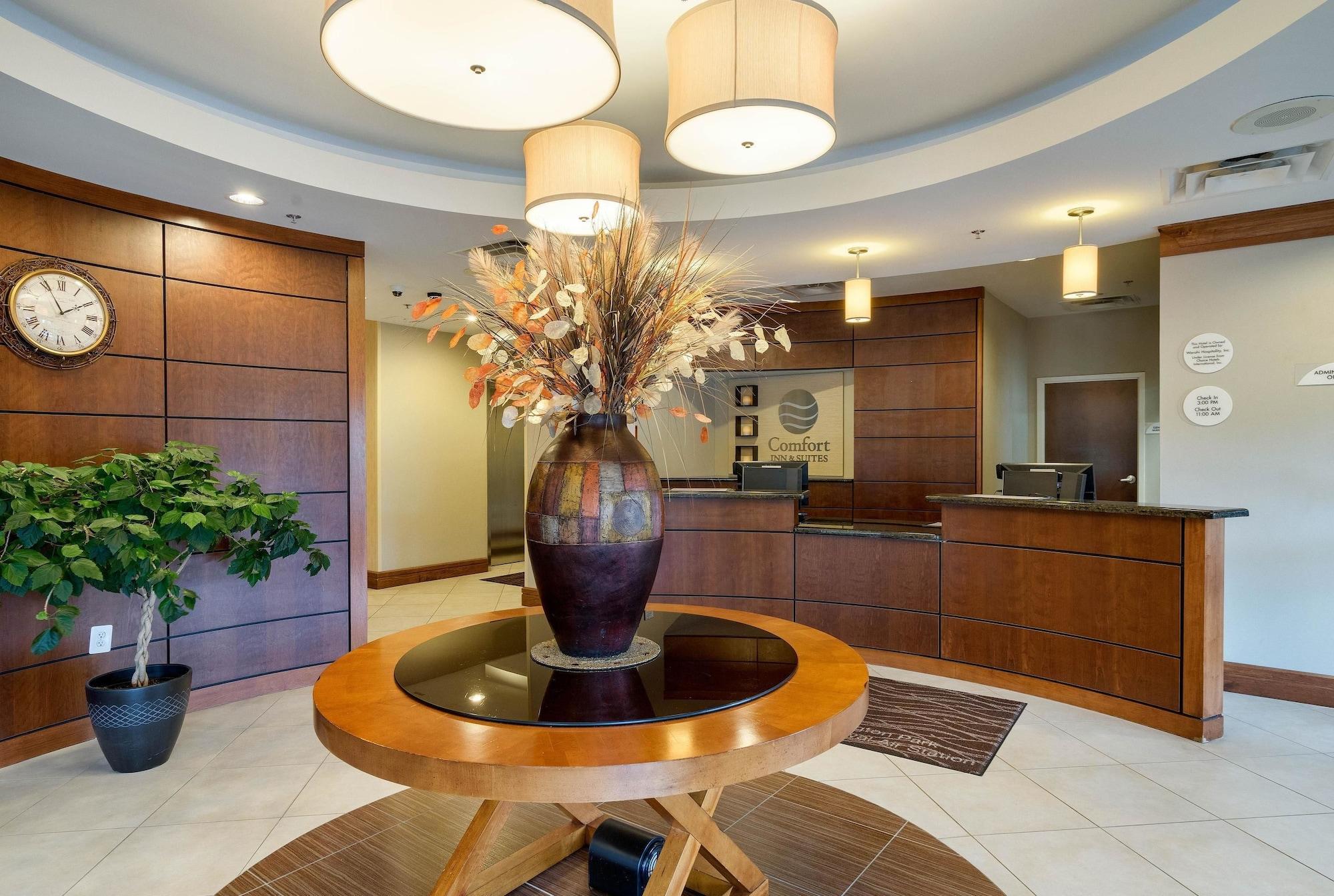 Vista Lobby Comfort Inn & Suites
