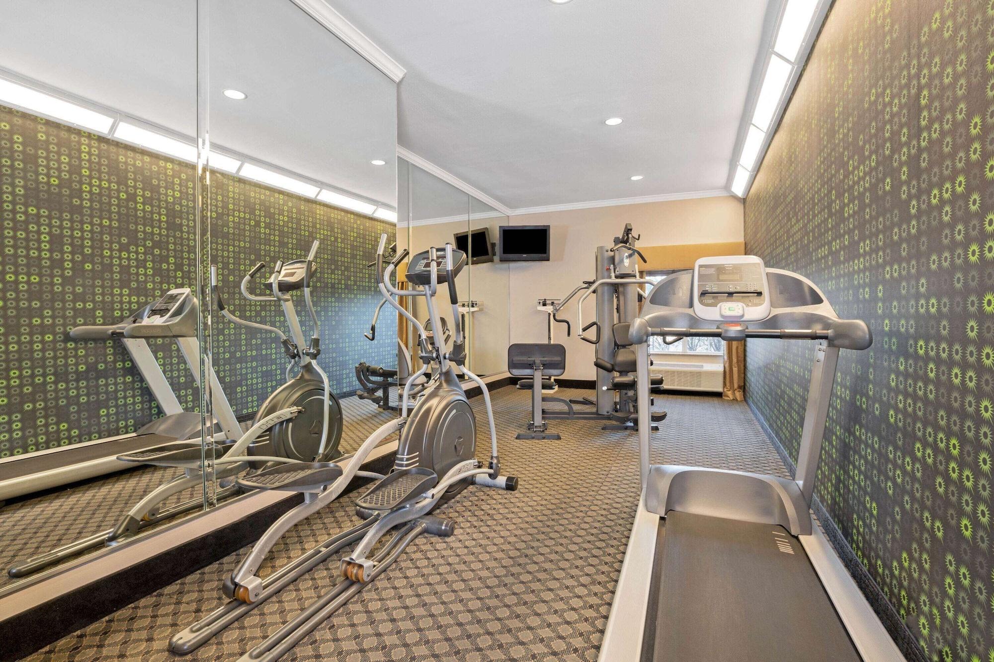 Gimnasio Sonesta Essential Houston Westchase