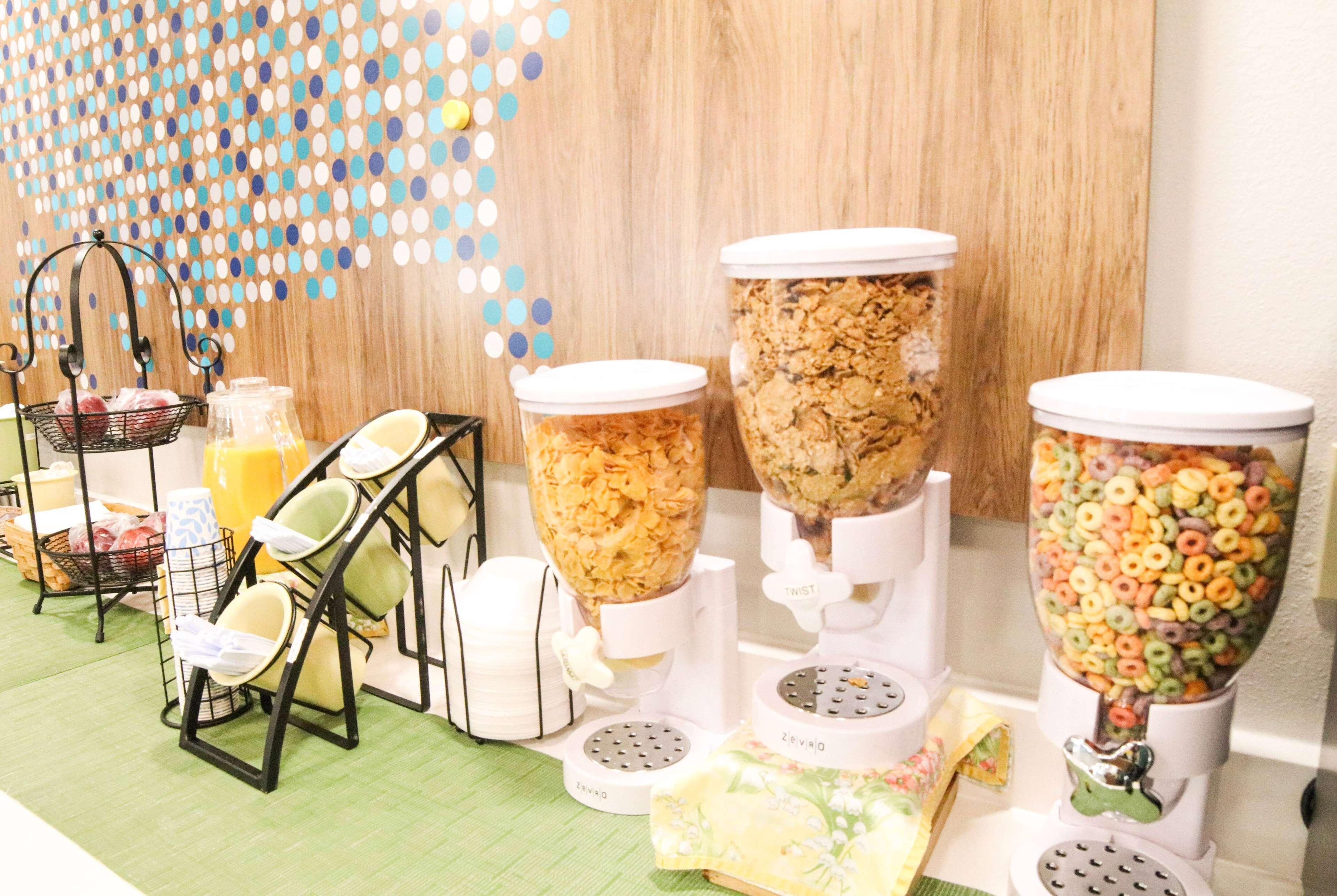 Restaurant Microtel Inn & Suites by Wyndham Charlotte/Northlake