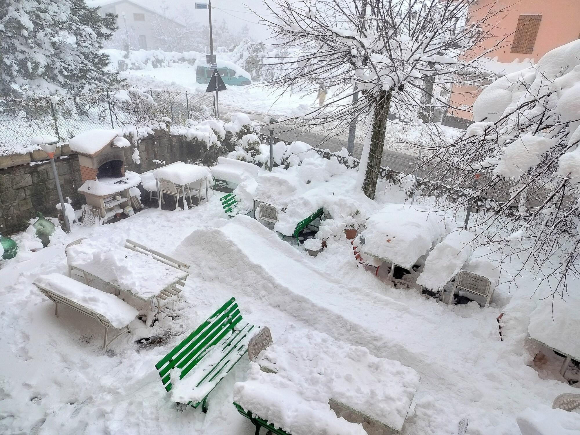 Vista Exterior hotel Veles