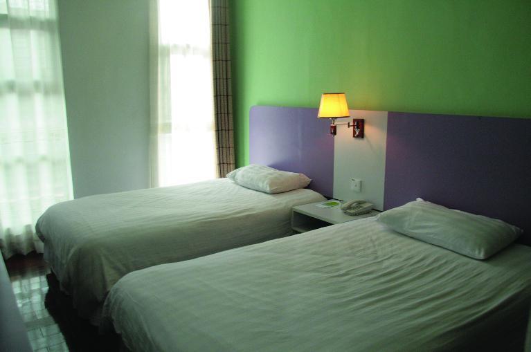 Equipamiento de Habitación Super OYO 546 Grand City Hotel