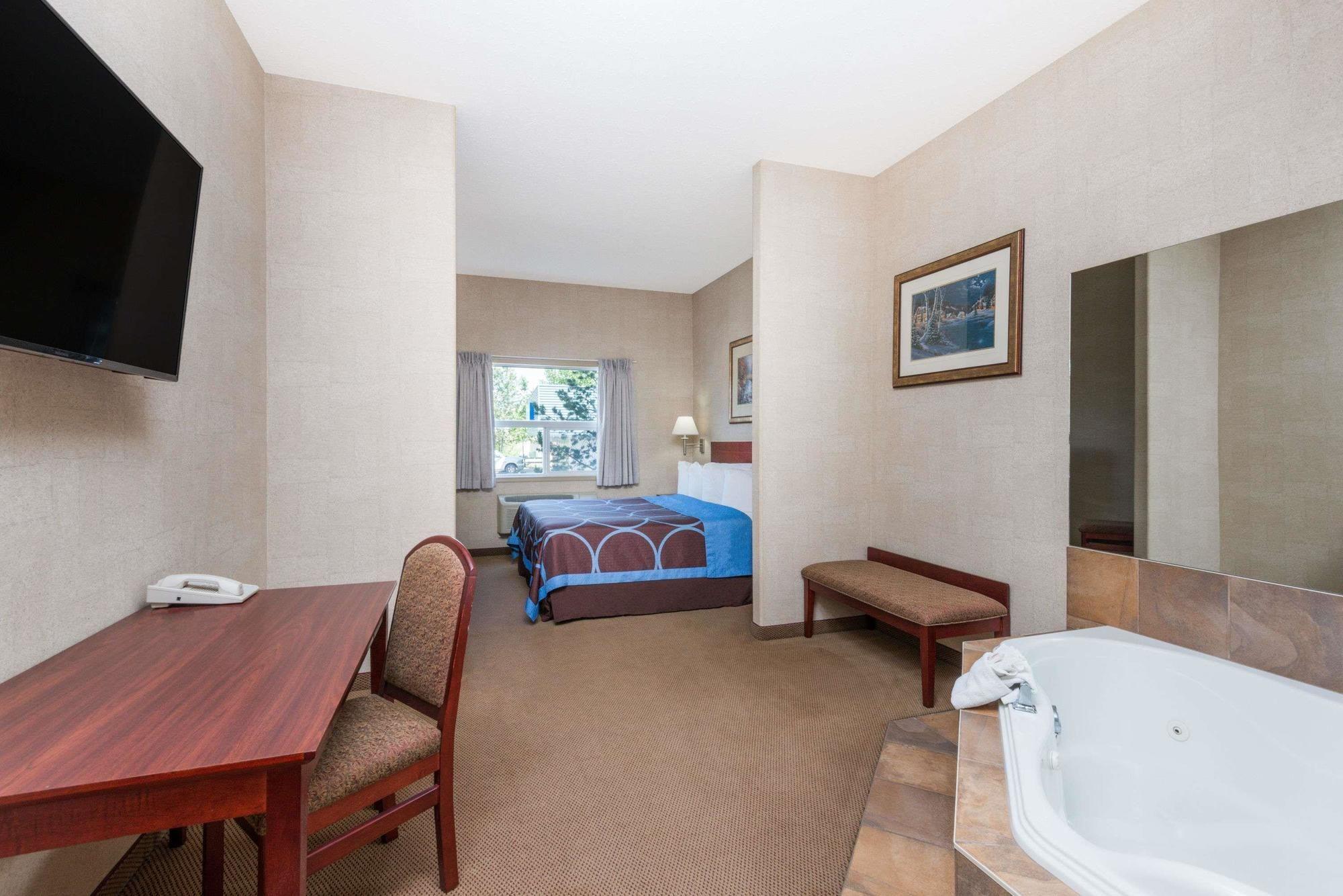 Habitación Super 8 by Wyndham Red Deer City Centre