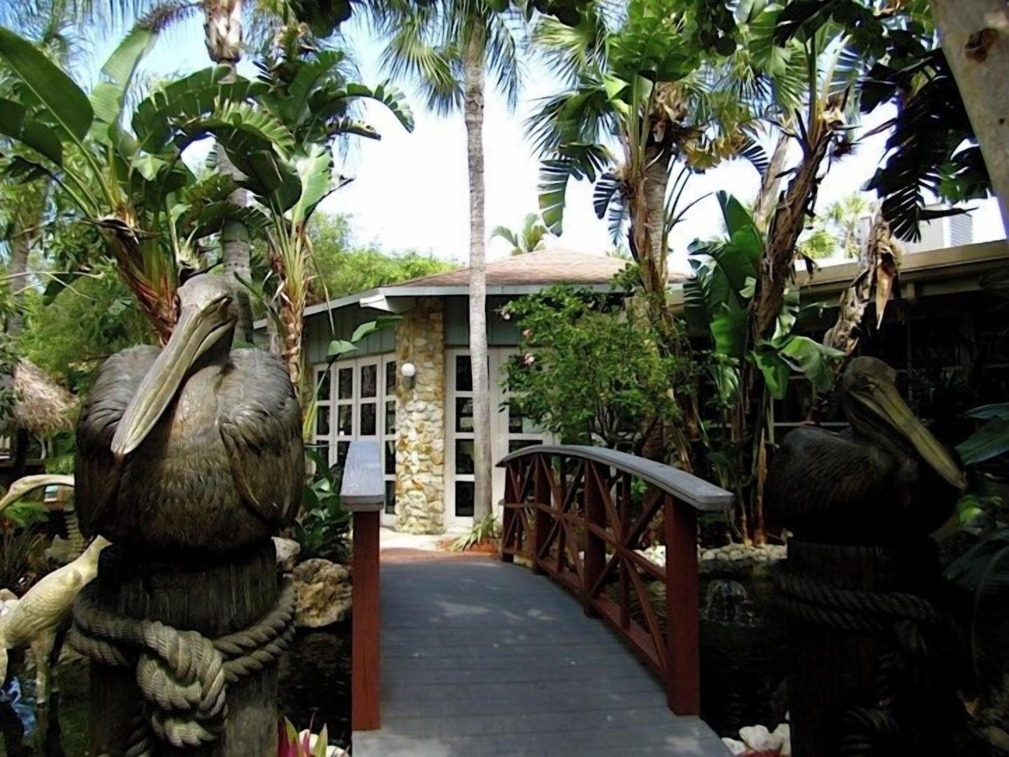 Vista Exterior Best Western Naples Inn & Suites