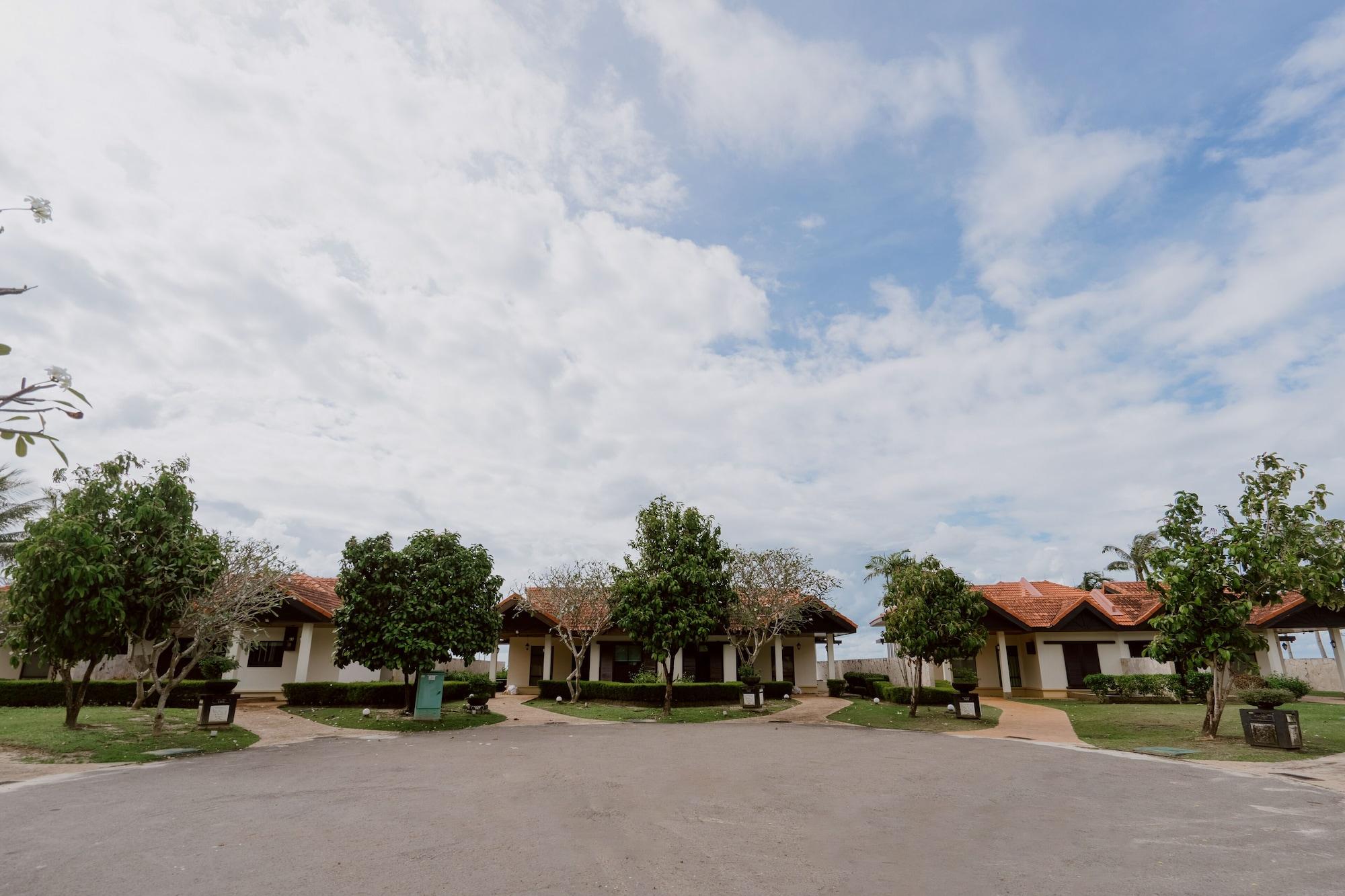 Vista Exterior Borneo Beach Villa & Suite
