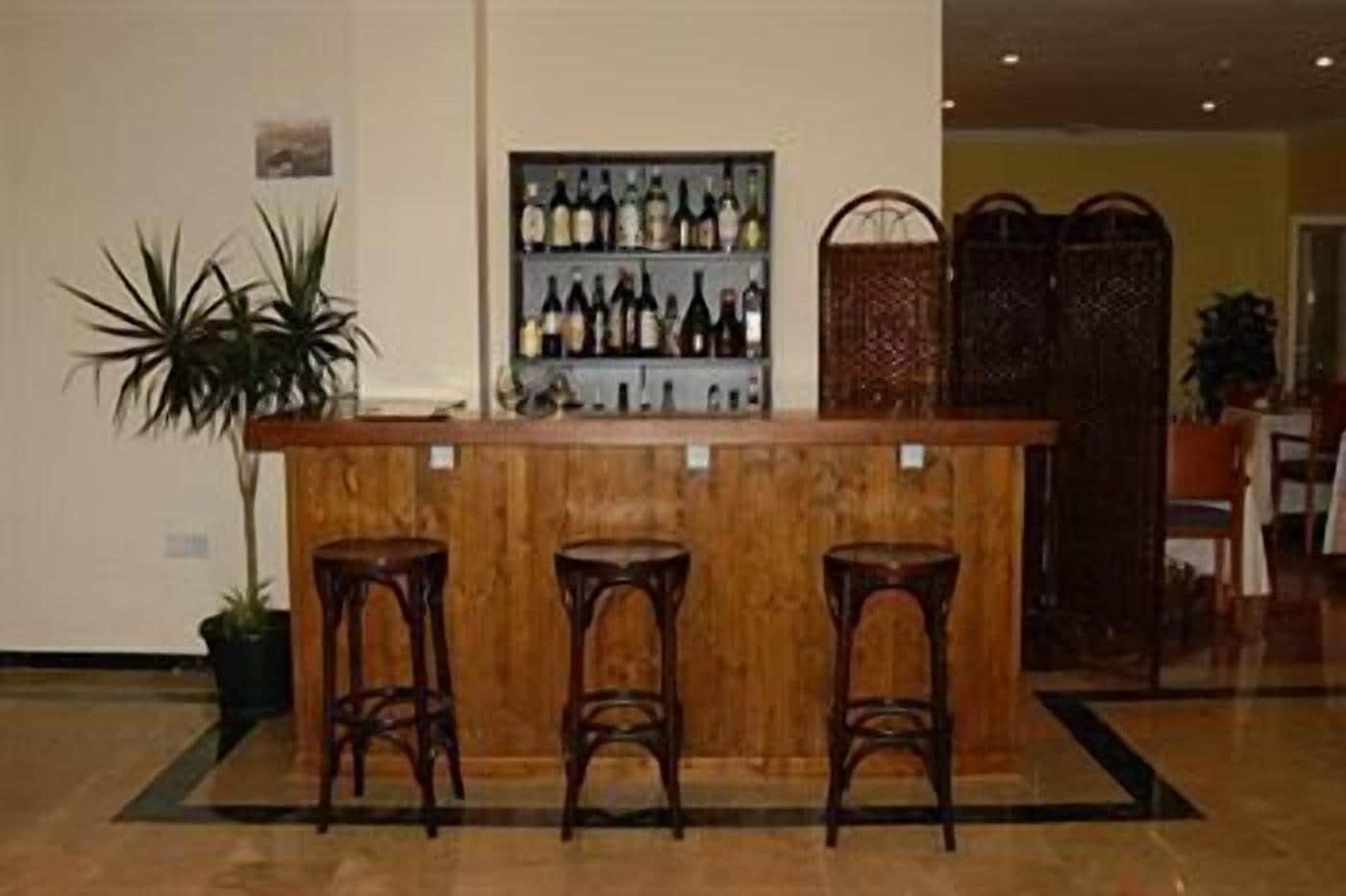Bar/Salón La Luna Blanca