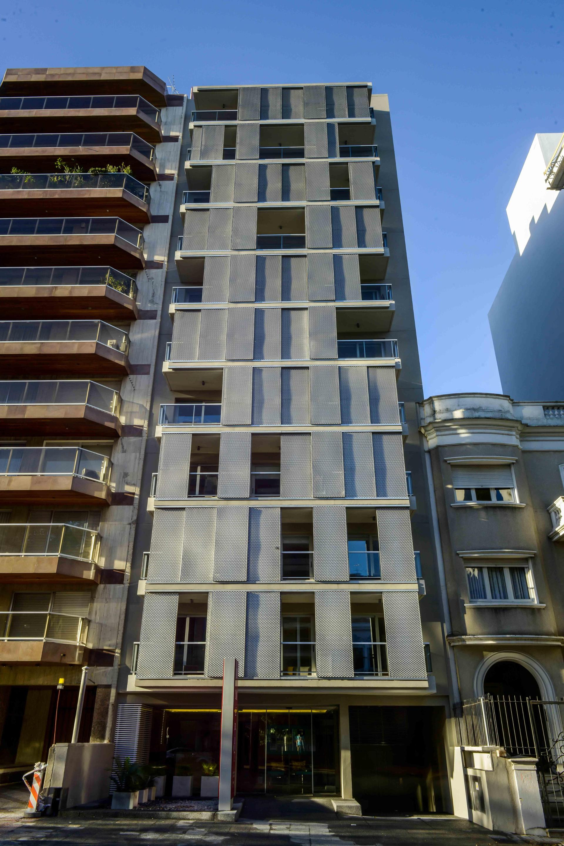 Vista Exterior 1.4 Merit Montevideo Apart & Suites