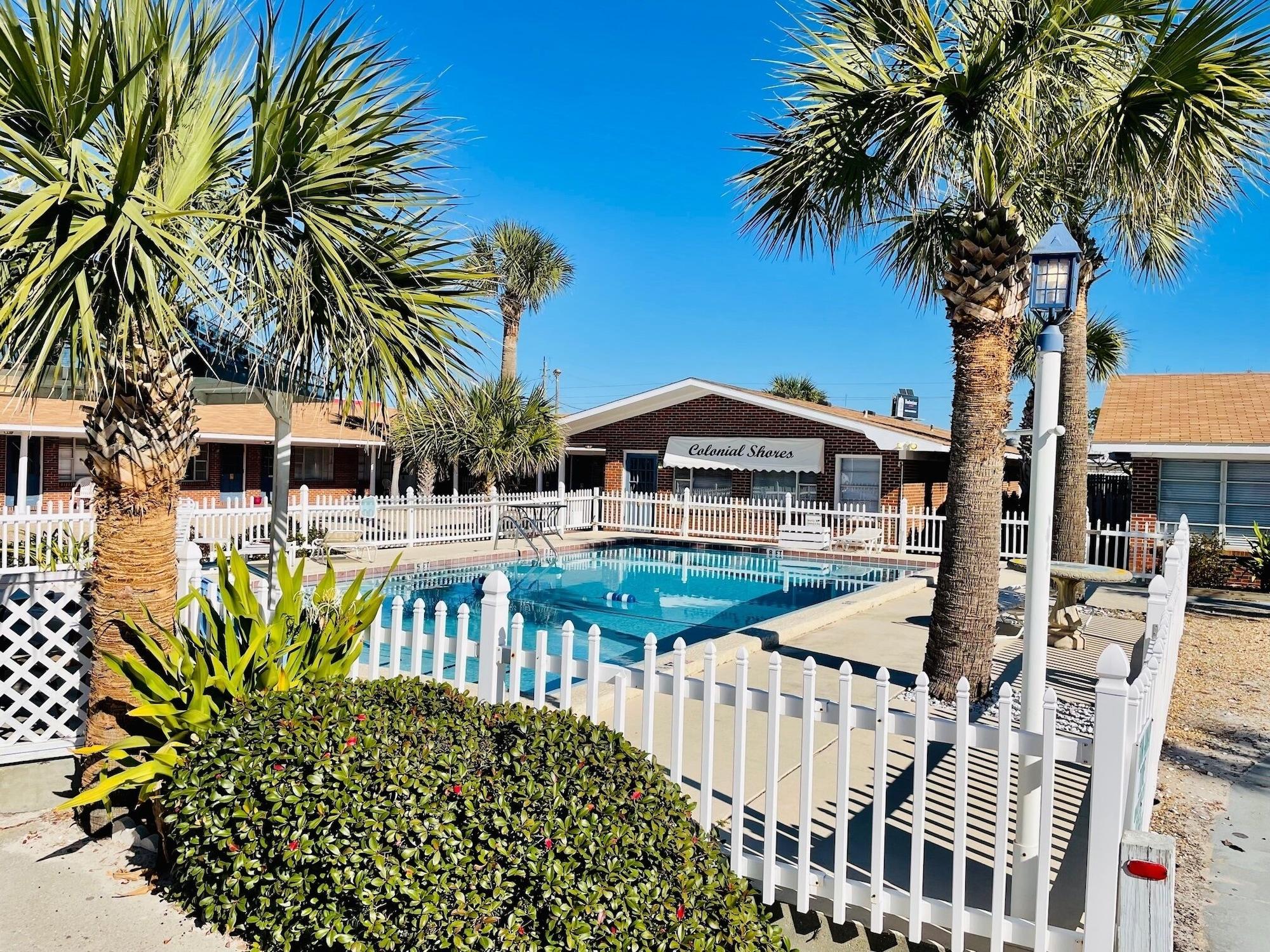 Vista Piscina Colonial Shores