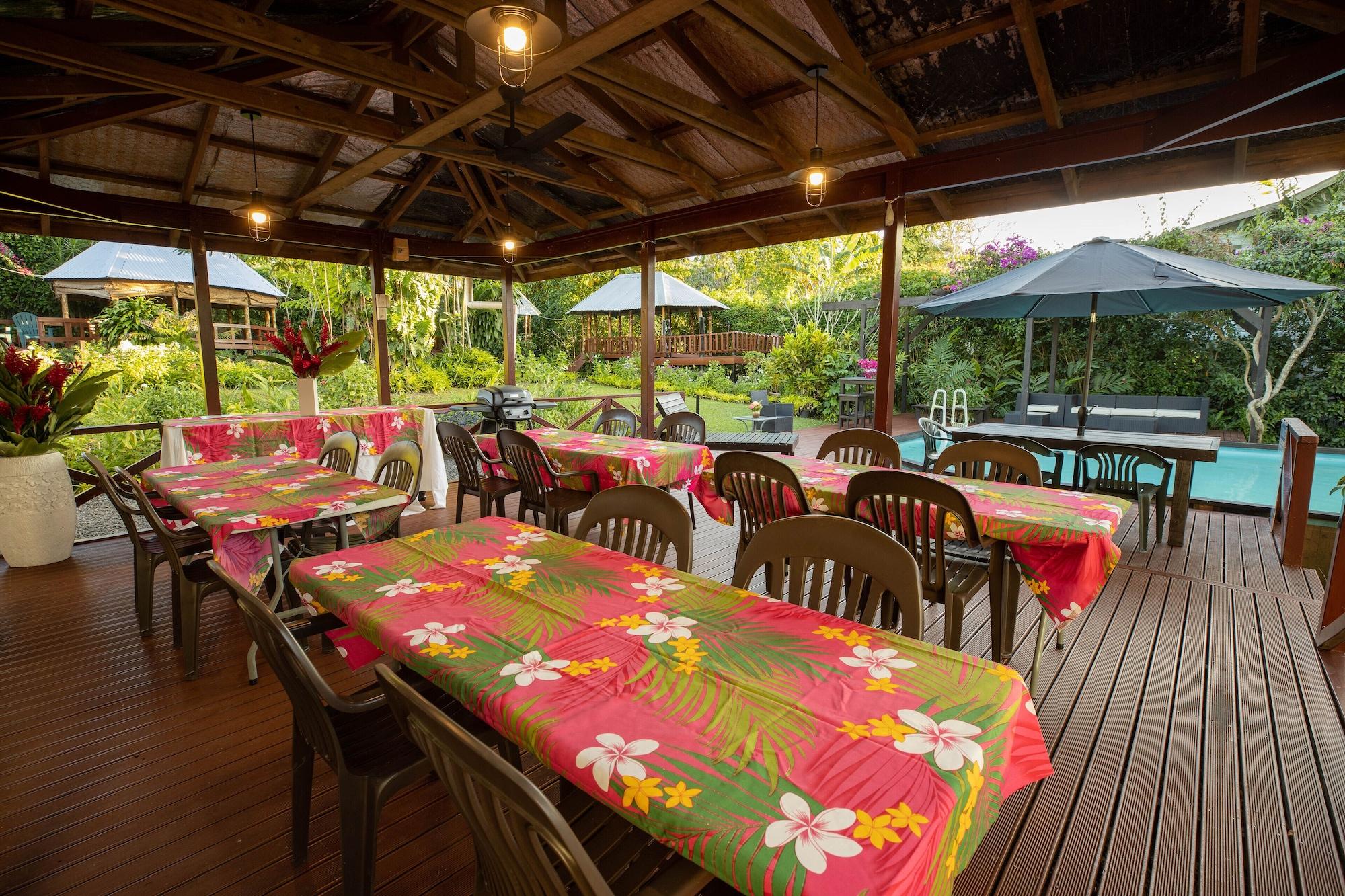 Restaurant The Samoan Outrigger Hotel
