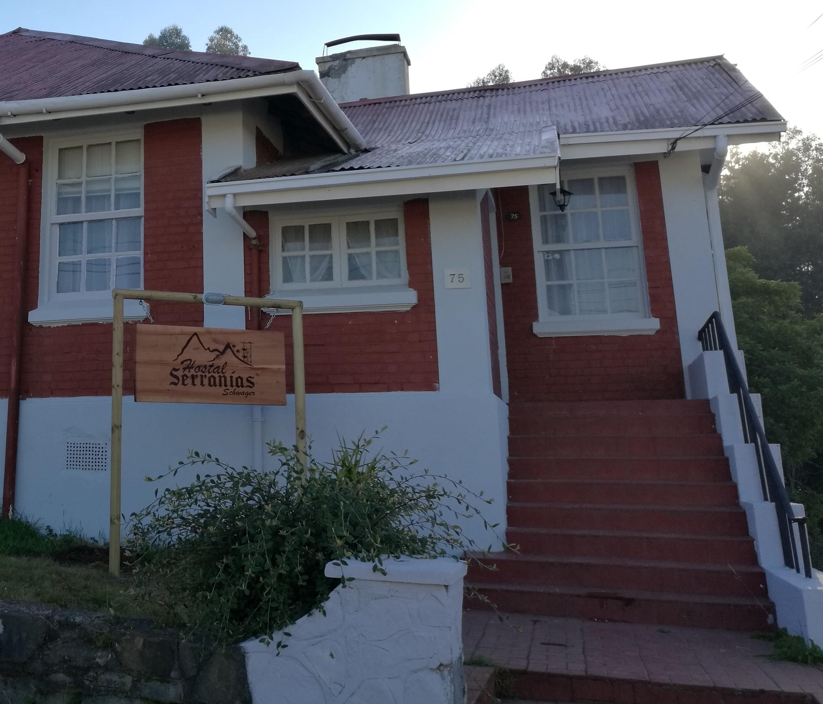 Vista Exterior Hostal Serranías Schwager