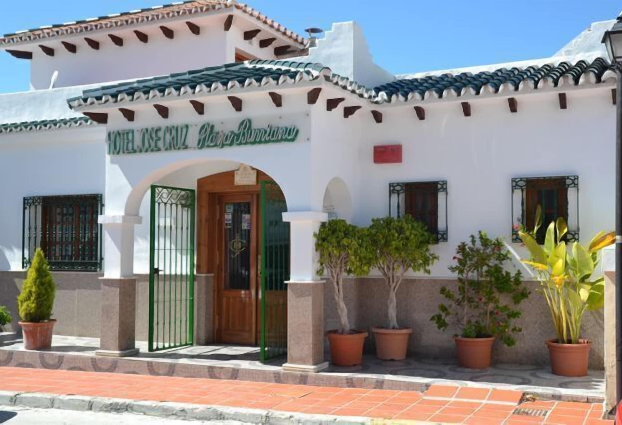 Vista Exterior Hotel José Cruz