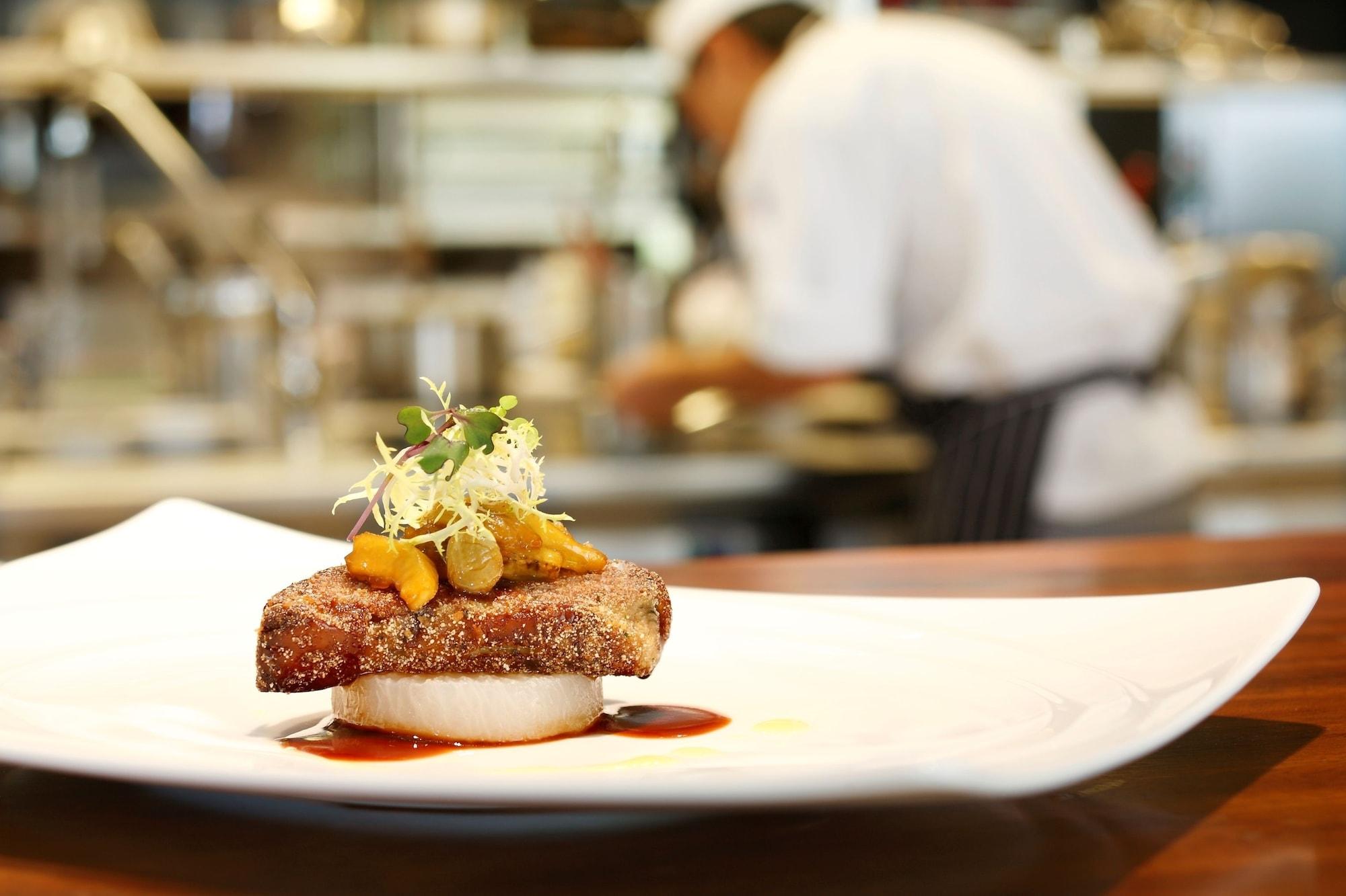 Restaurant TF Royal Hotel