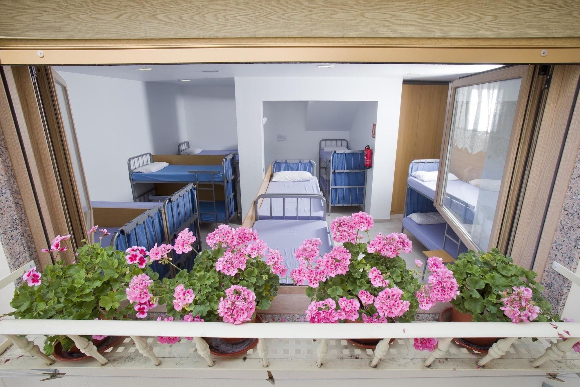 Varios Albergue Albas - Hostel