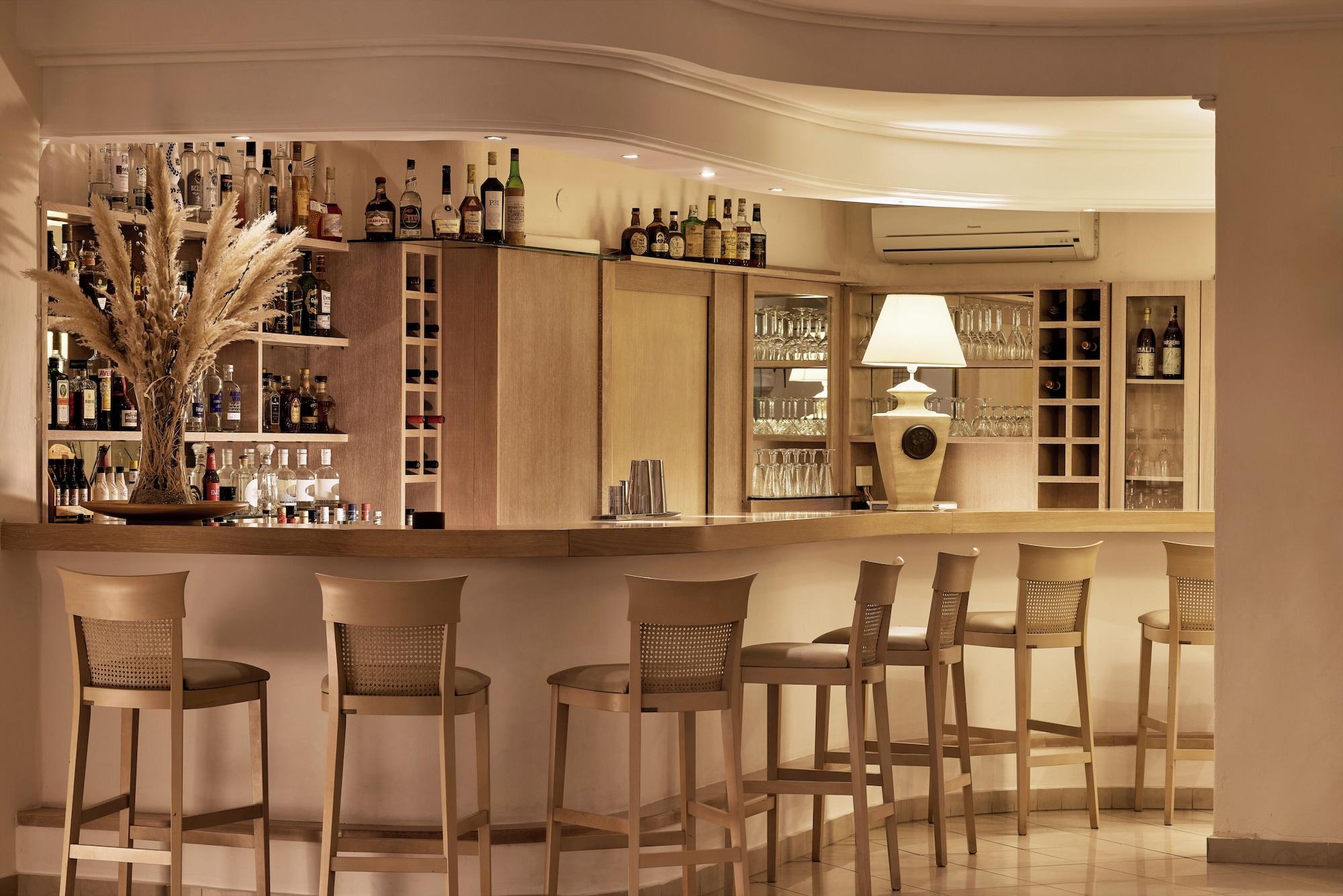 Bar/Salón Mykonos Adonis Hotel