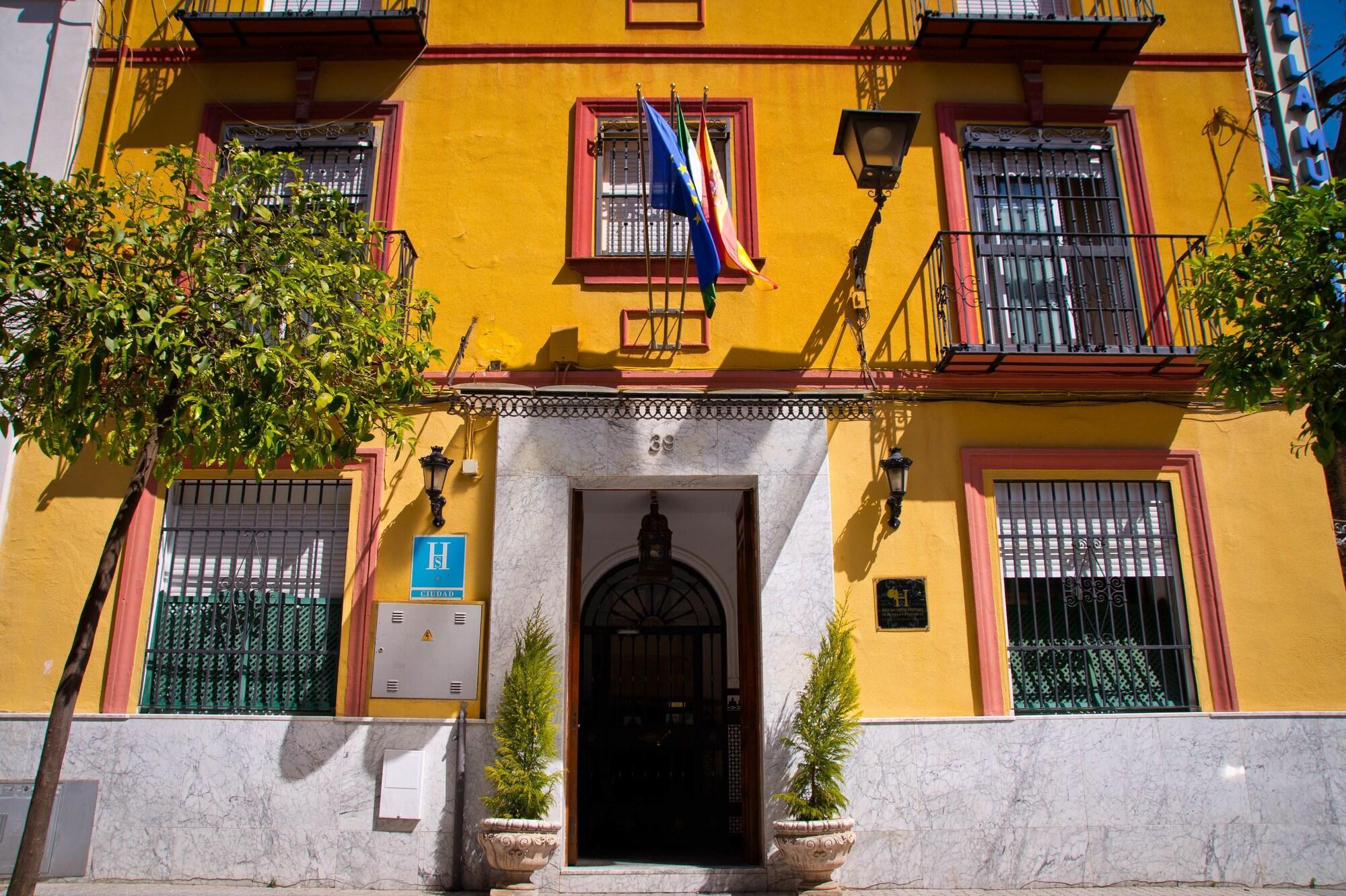 Vista Exterior Hostal La Muralla