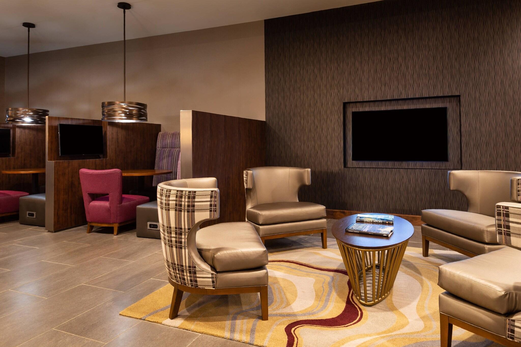 Vista Lobby Courtyard by Marriott Charlotte Northlake