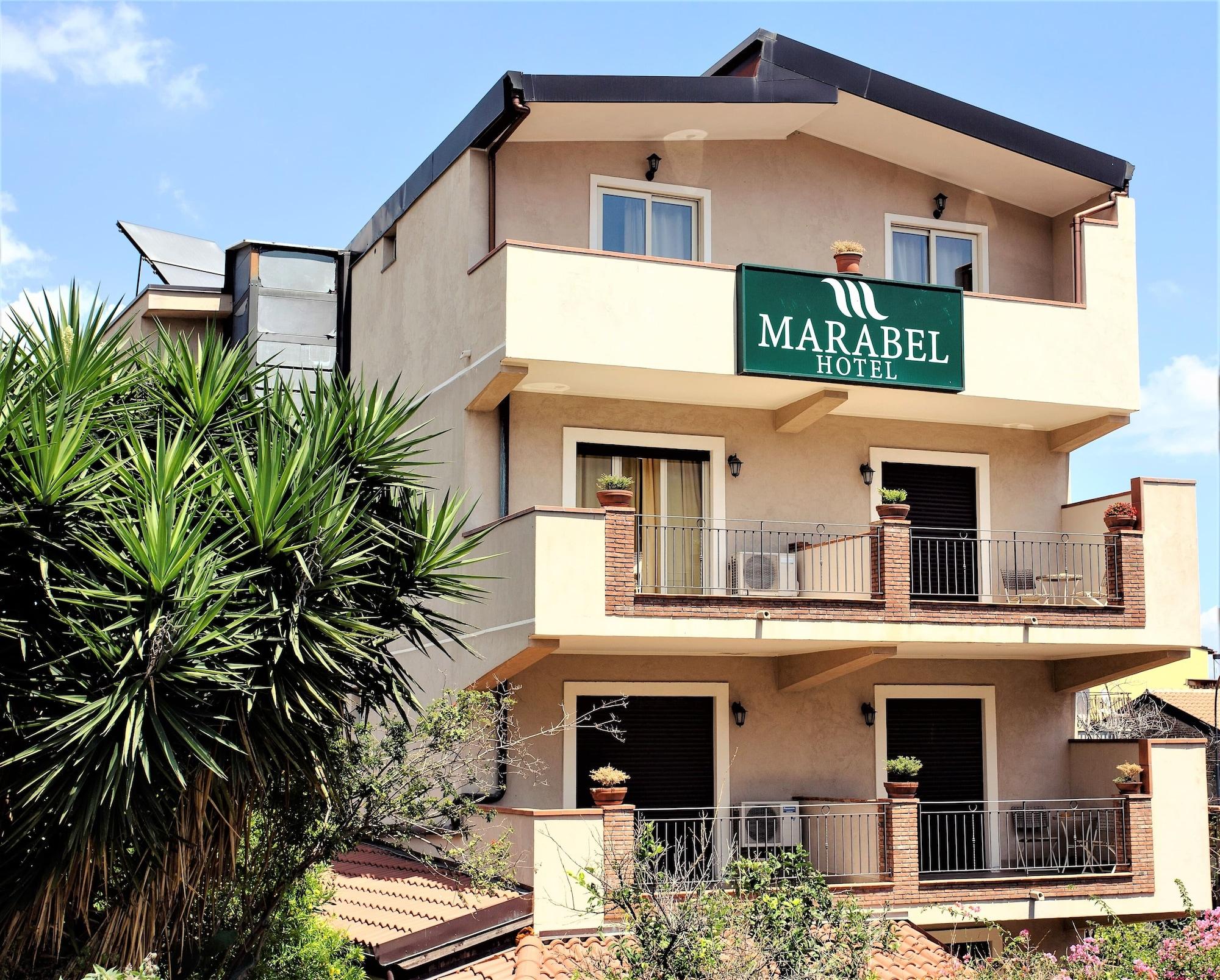 Vista Exterior Hotel Marabel