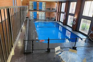 Alojamiento - Fairview Inn & Suites
