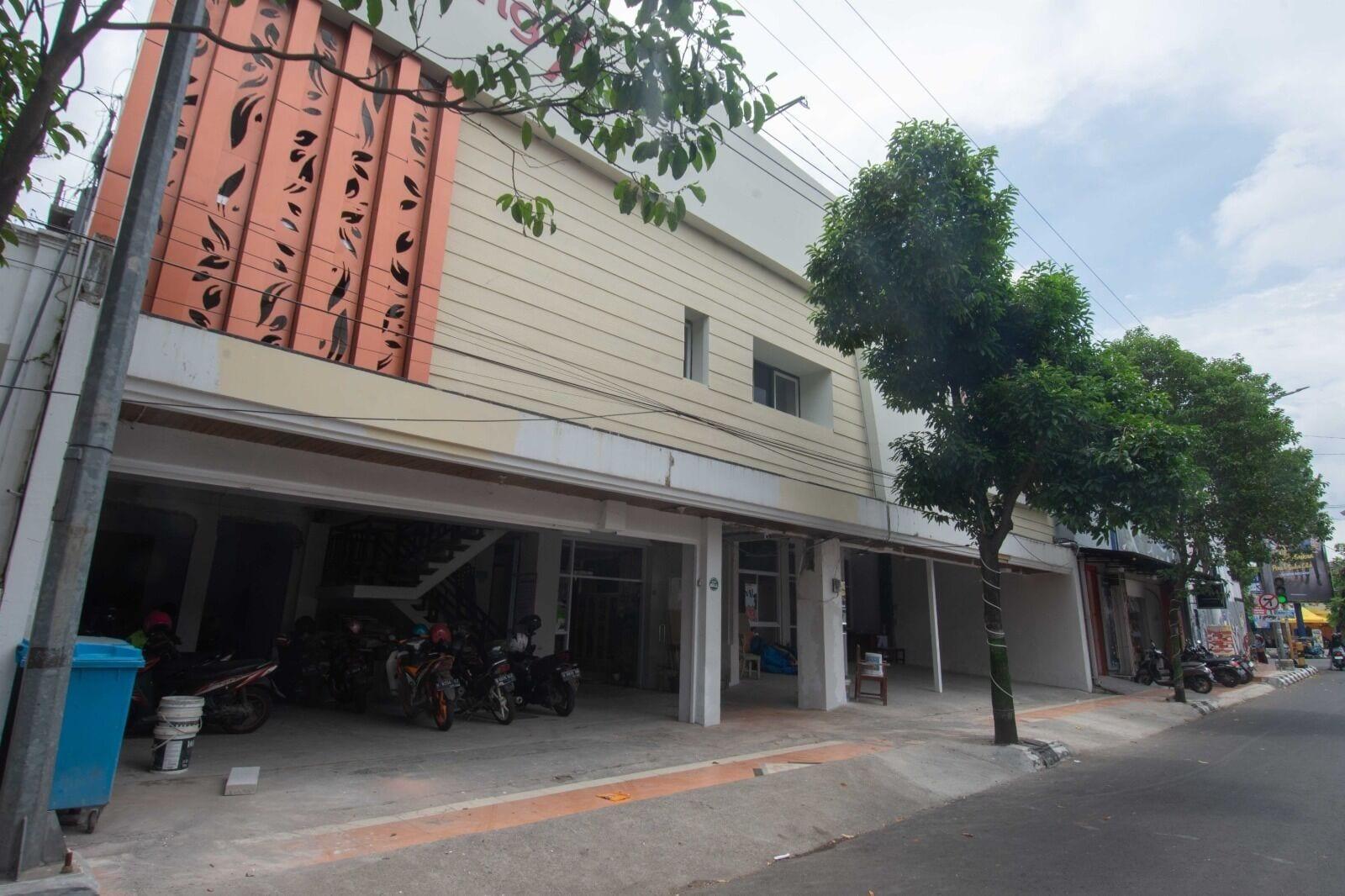 Vista Exterior Simpang 7 Residence