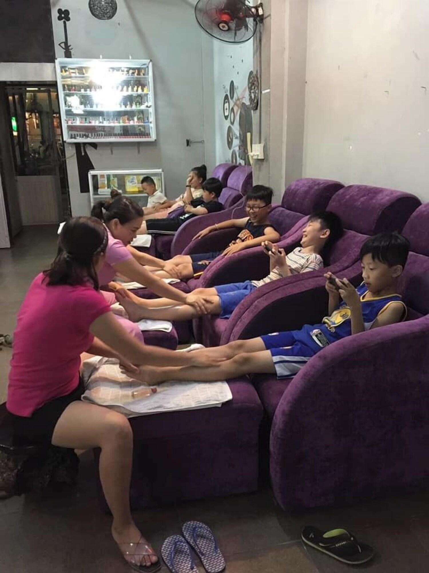 Spa DMZ Hostel Hue