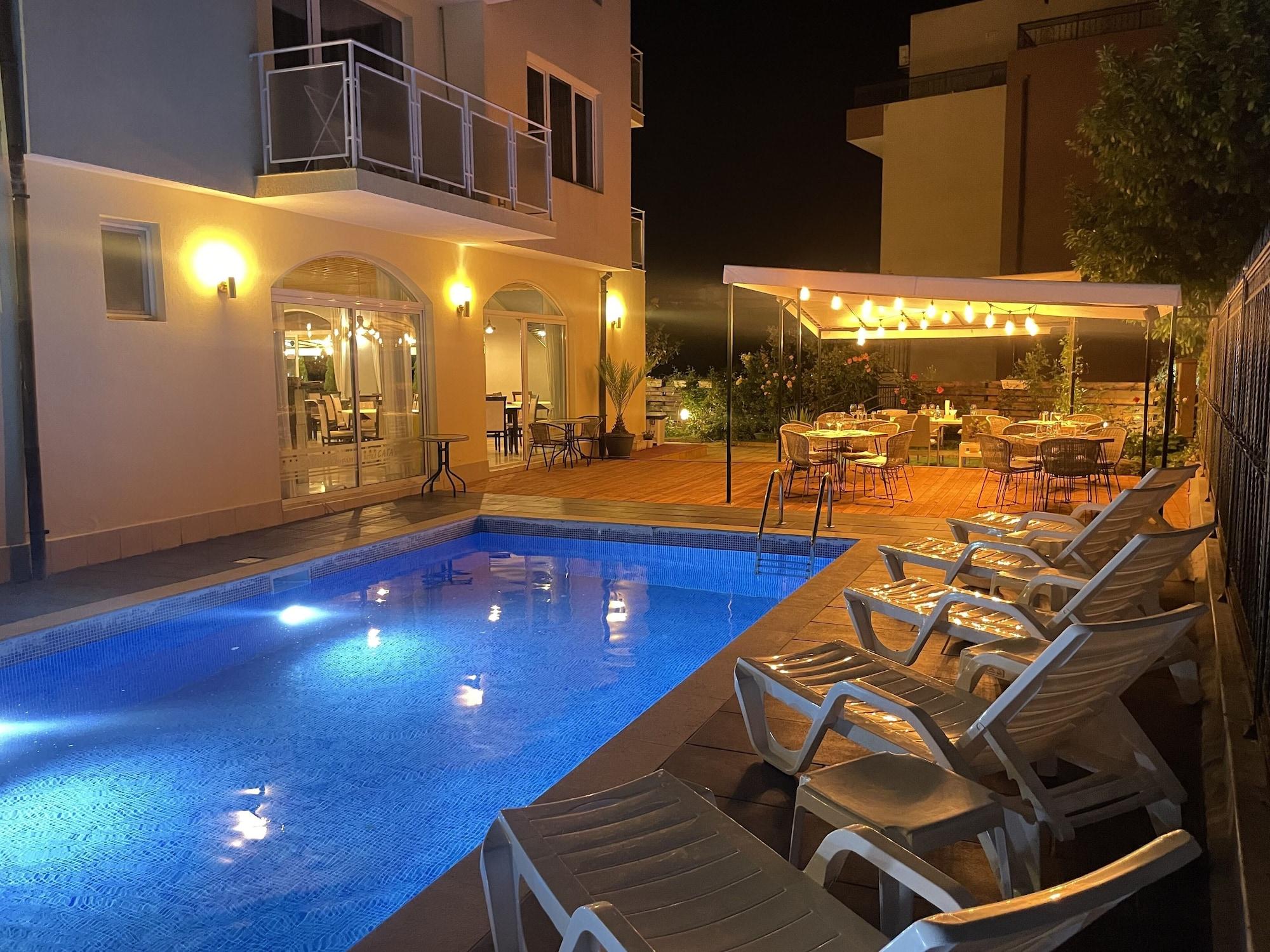 Vista Piscina Hotel Saga