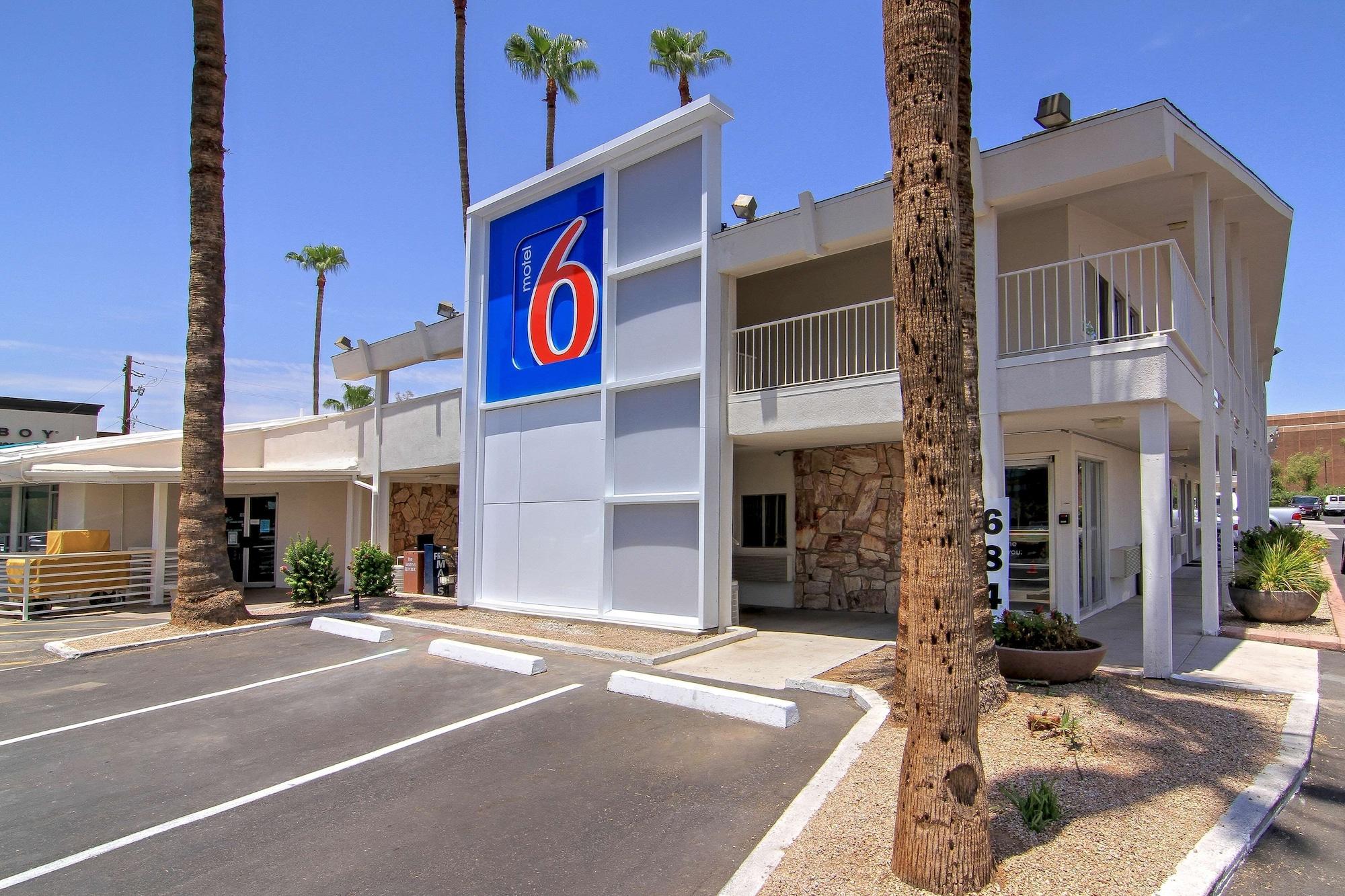 Varios Motel 6 Old town Scottsdale/Fashion Square