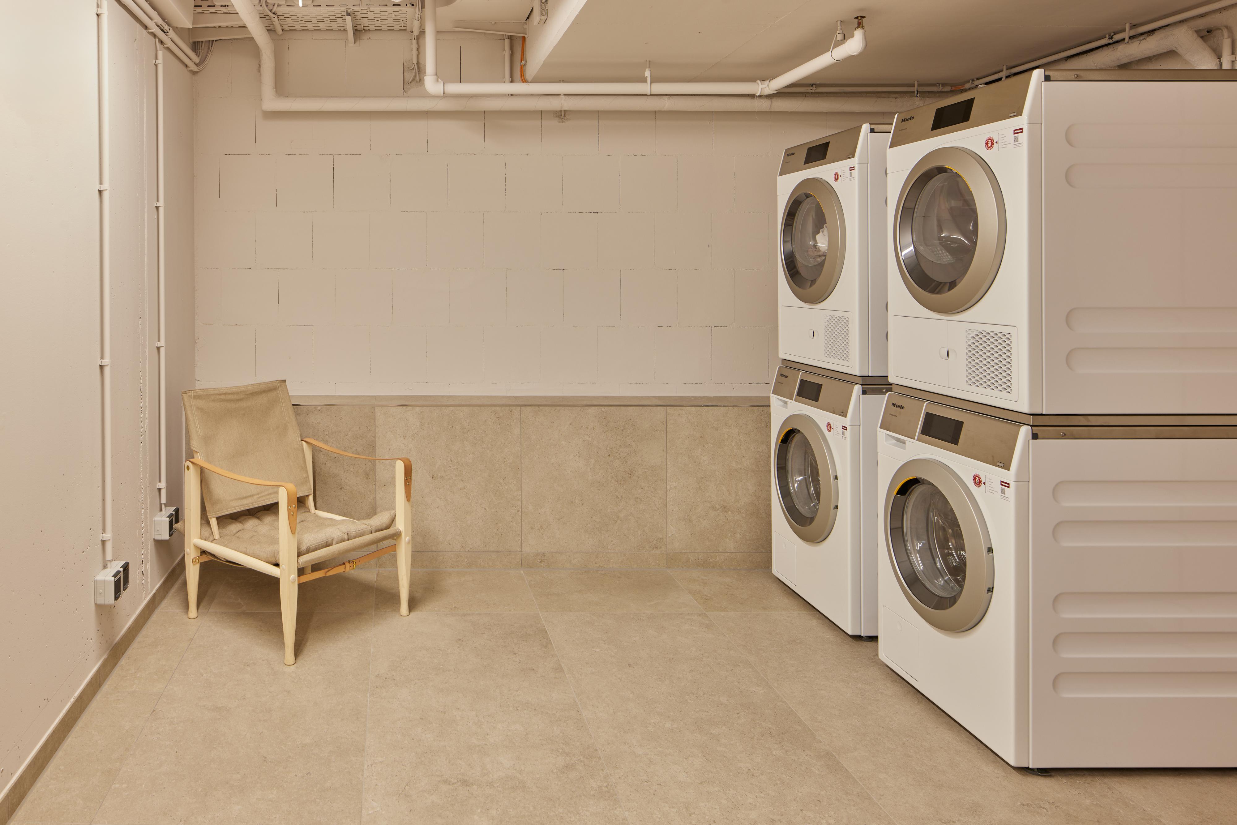 Vista Exterior Locke at East Side Gallery