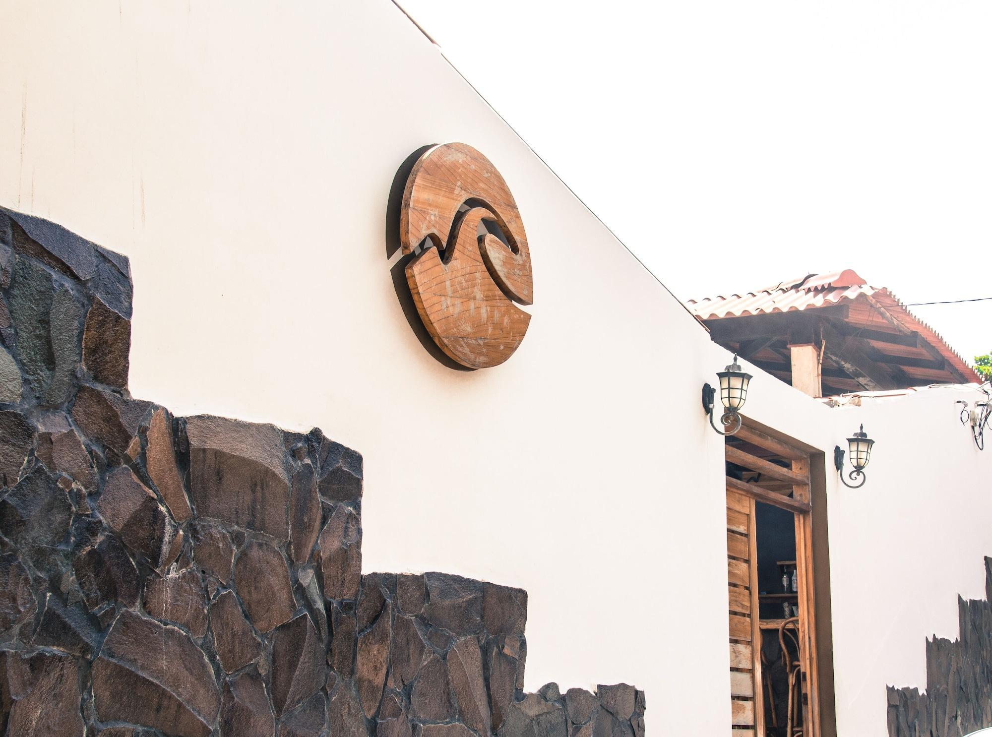 Vista Exterior Ast Surf Hotel