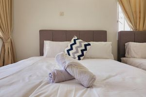 Alquiler Vacacional - Petaling Jaya Kelana Jaya Spacious 4-bedroom townhome with AC, WiFi, Netflix