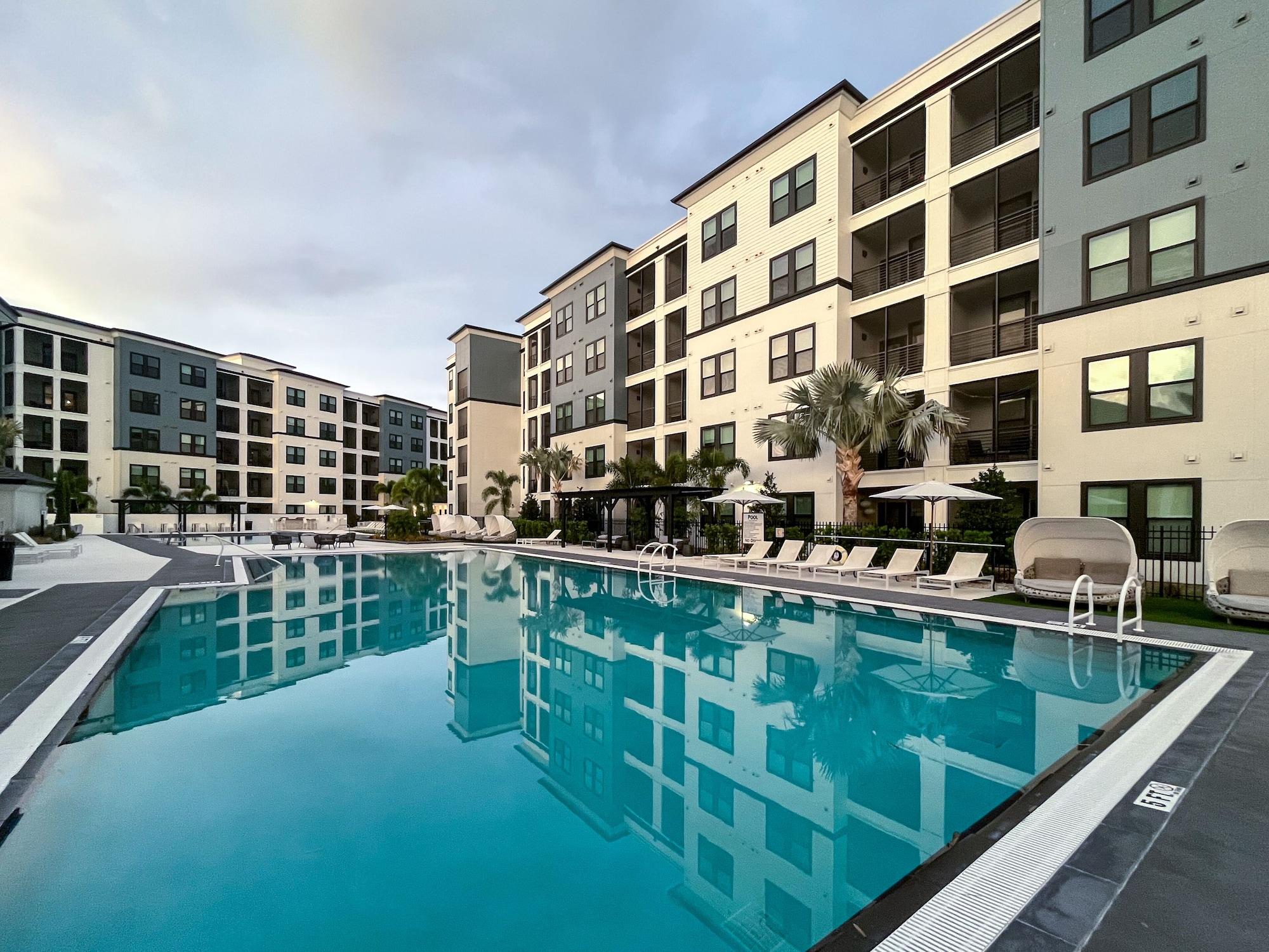 Varios Landing Tampa Westshore