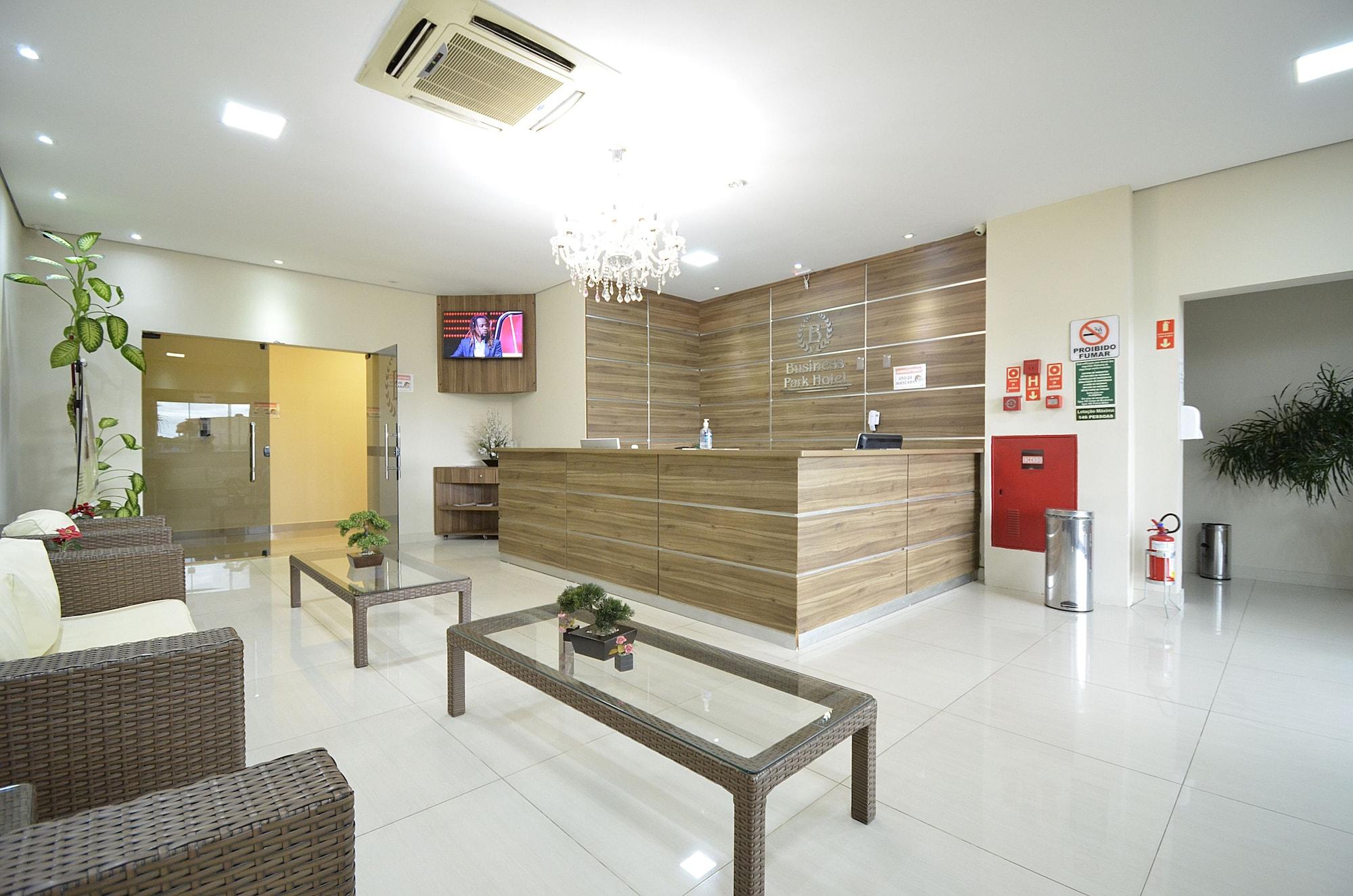 Vista Lobby Business Park Hotel