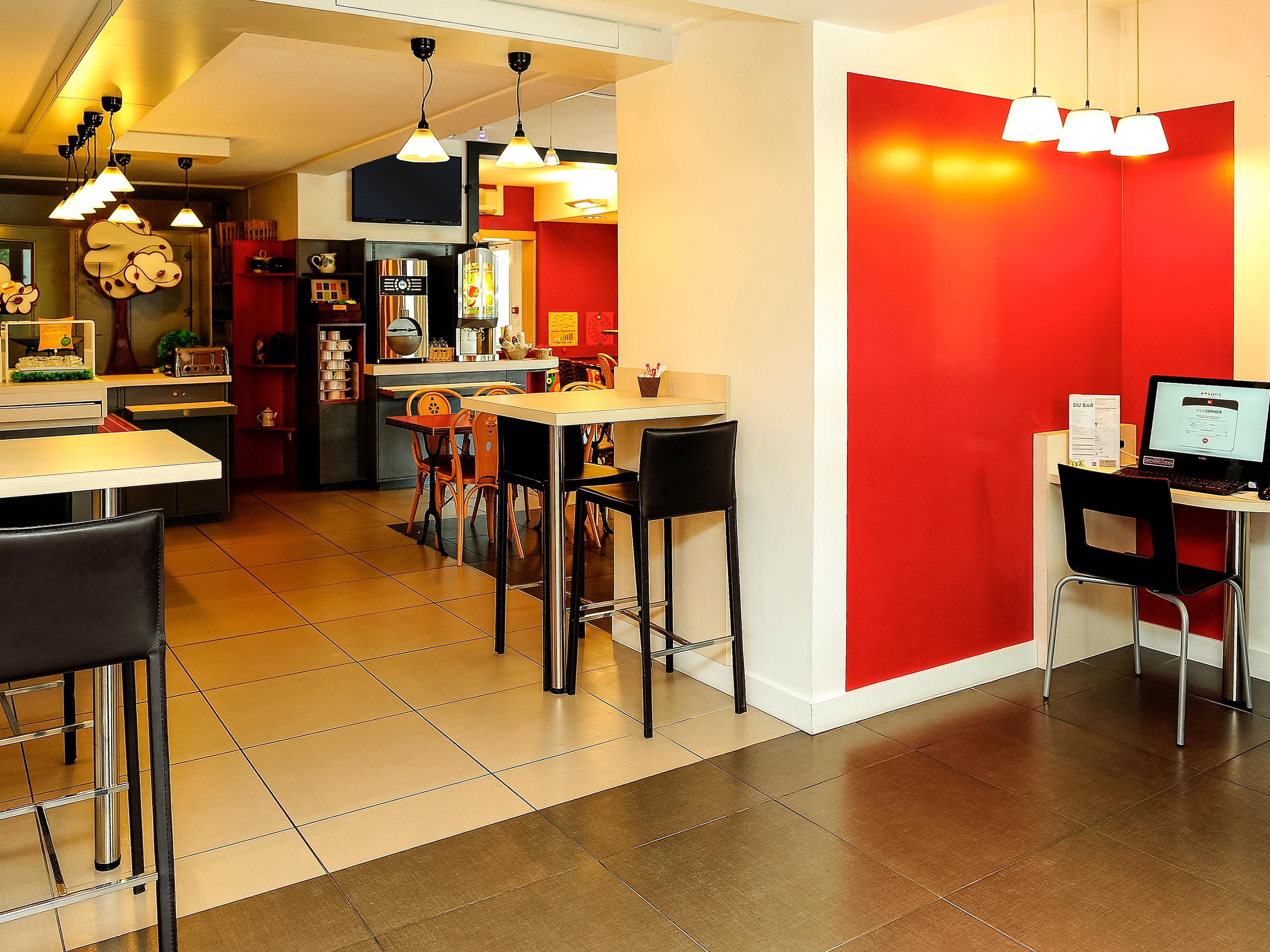 Bar/Salón ibis Lyon Est Beynost A42