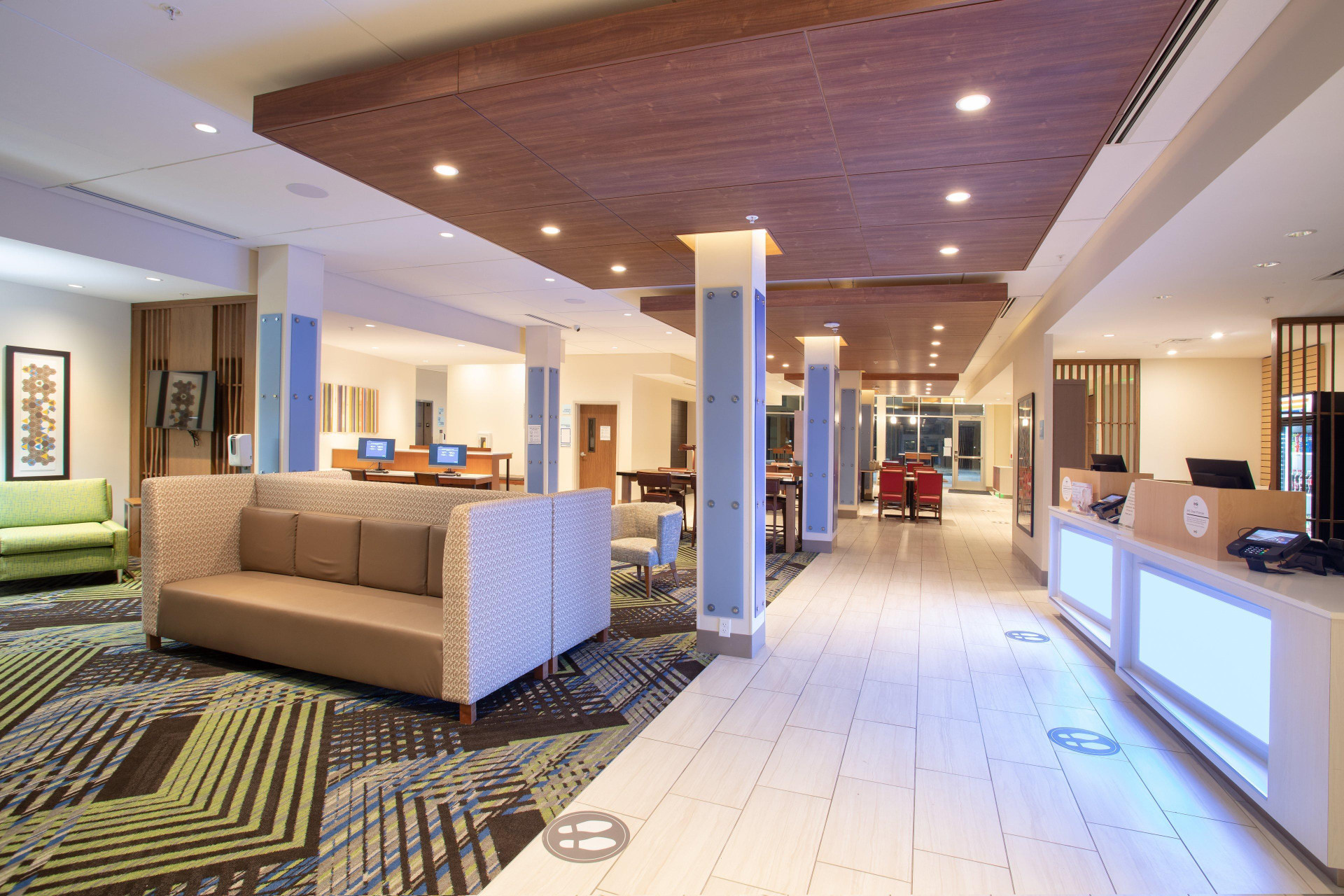 Vista Lobby Holiday Inn Express & Suites Goodland I 70 by IHG