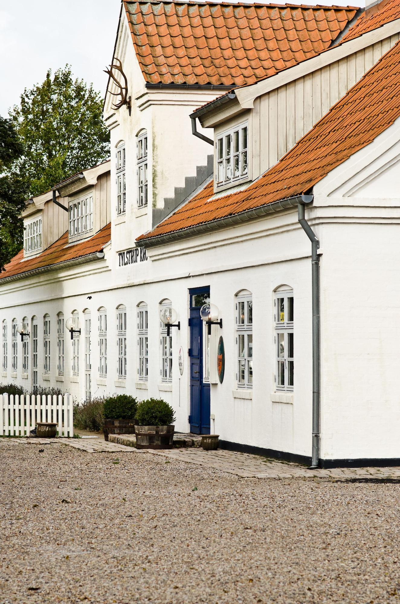 Vista Exterior Tylstrup Kro og Motel