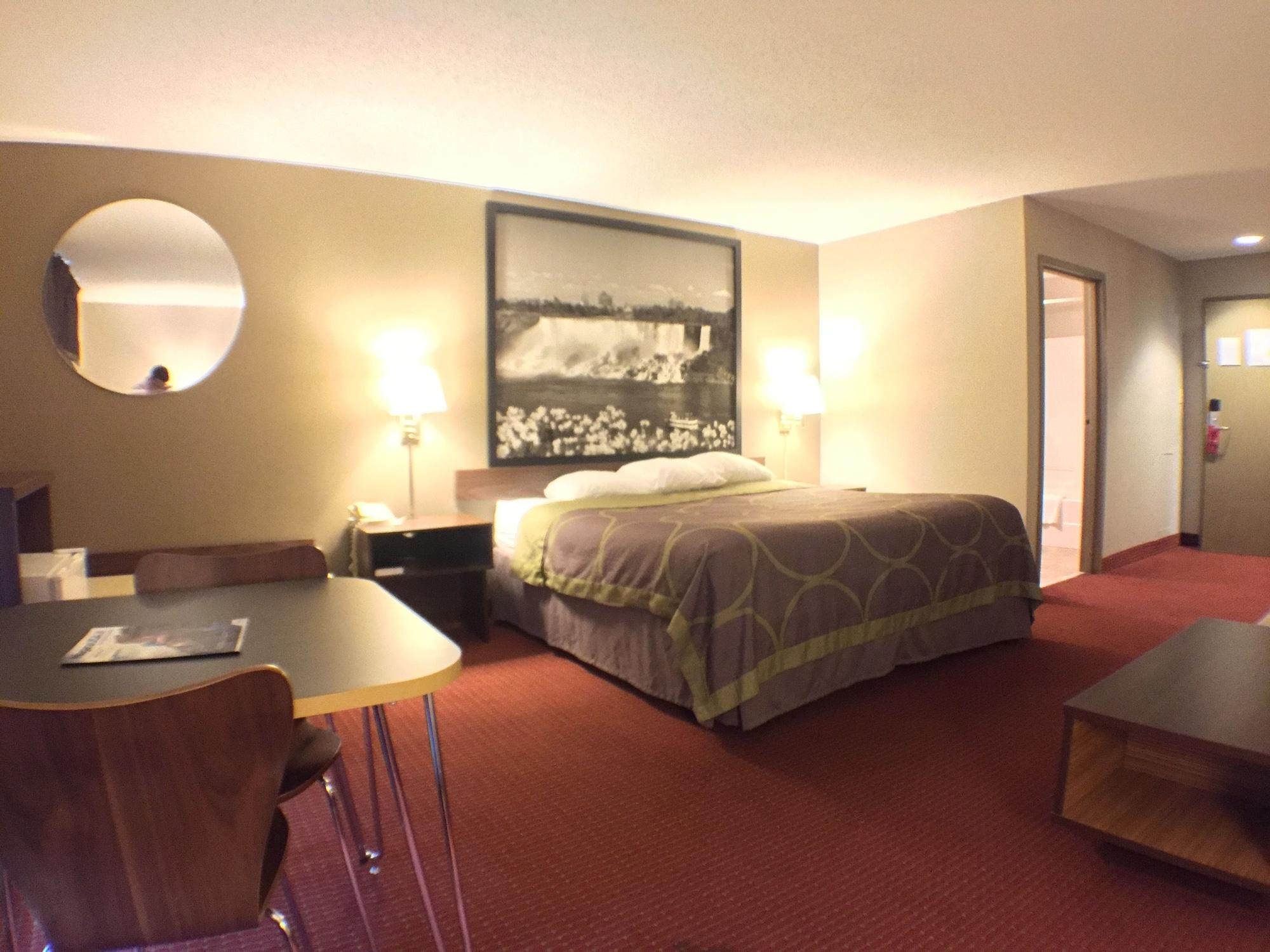 Habitación Super 8 by Wyndham Niagara Falls NY