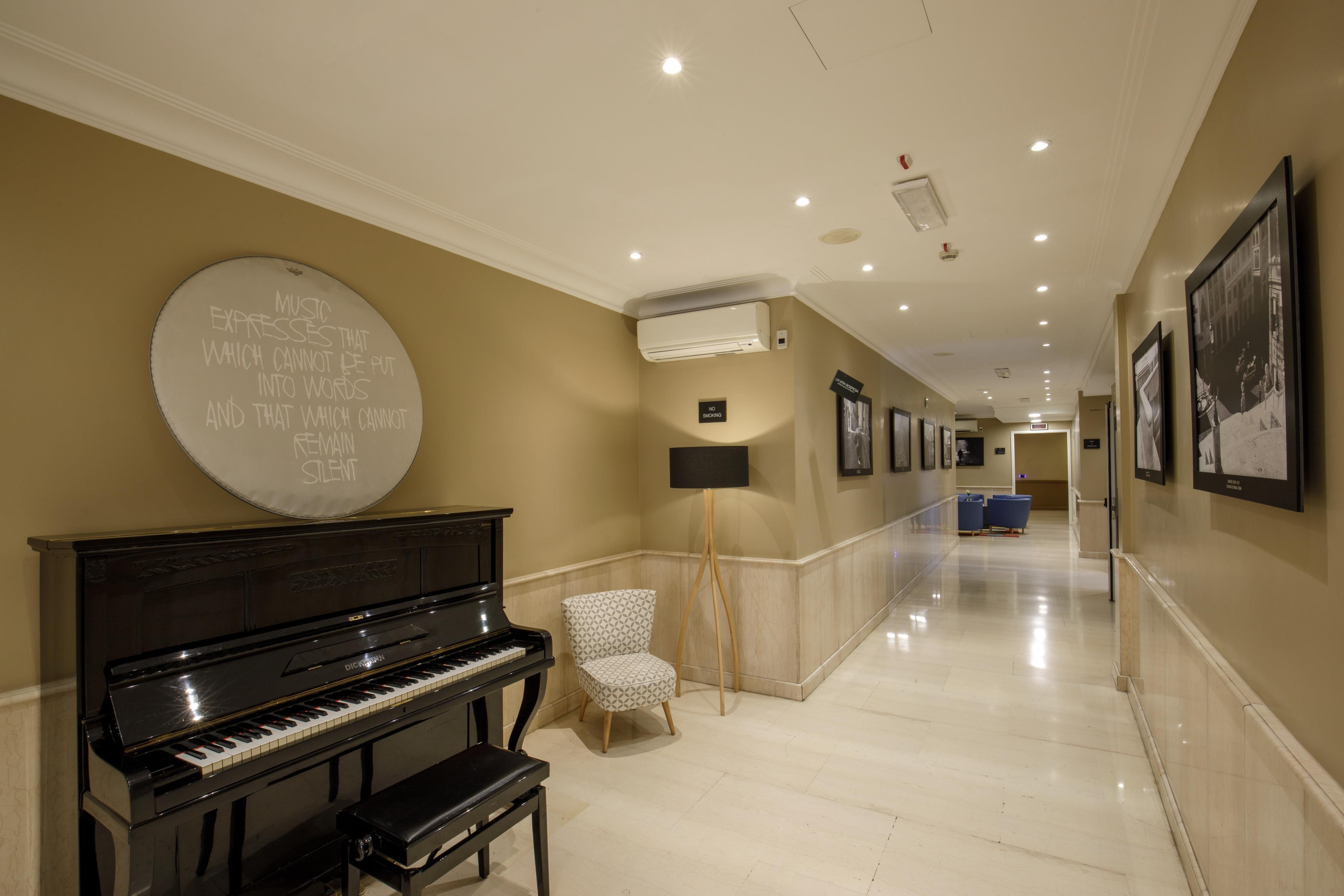 Vista Lobby Best Western Plus Globus Hotel