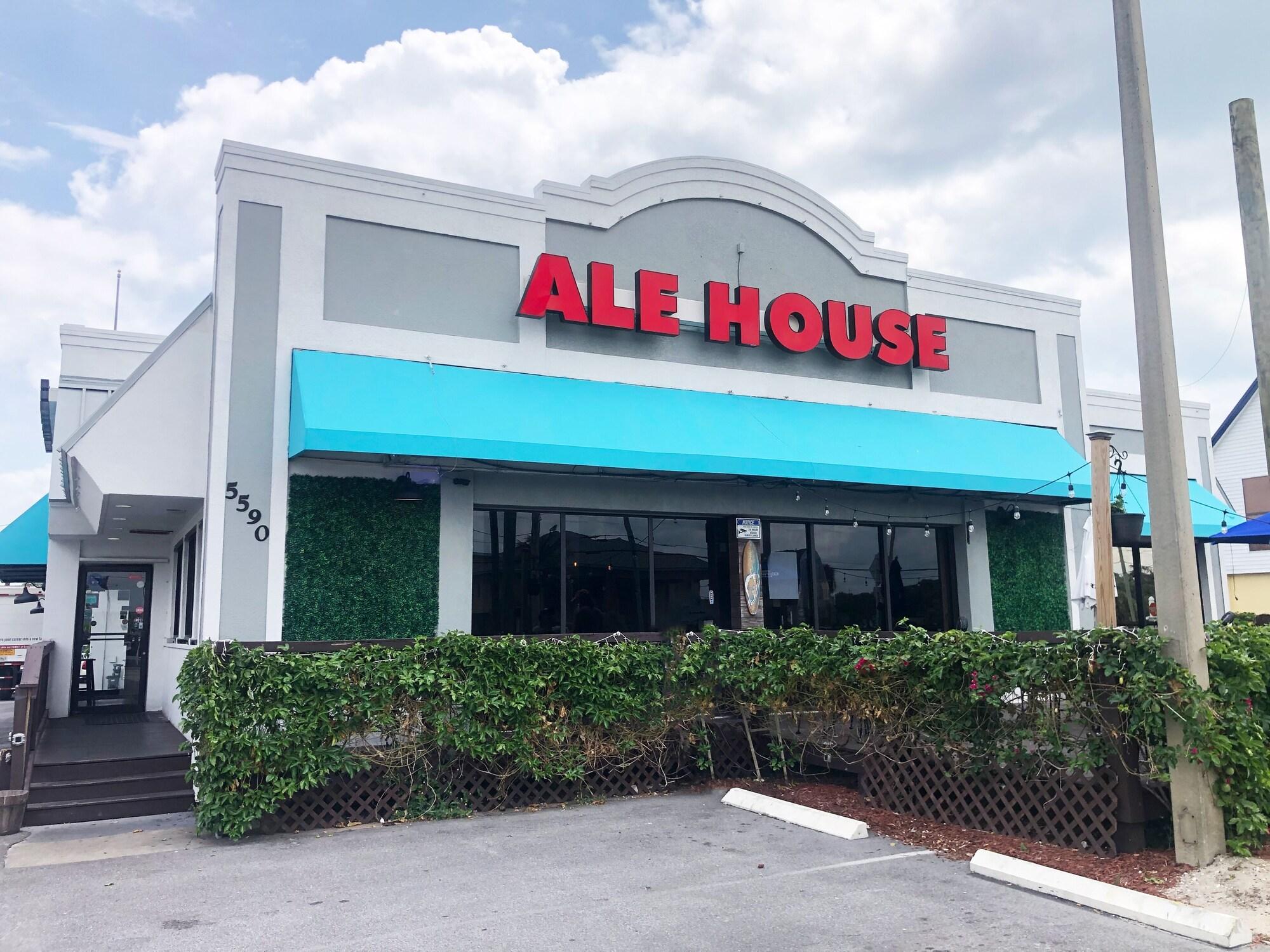 Restaurant Days Inn by Wyndham Cocoa Beach Port Canaveral