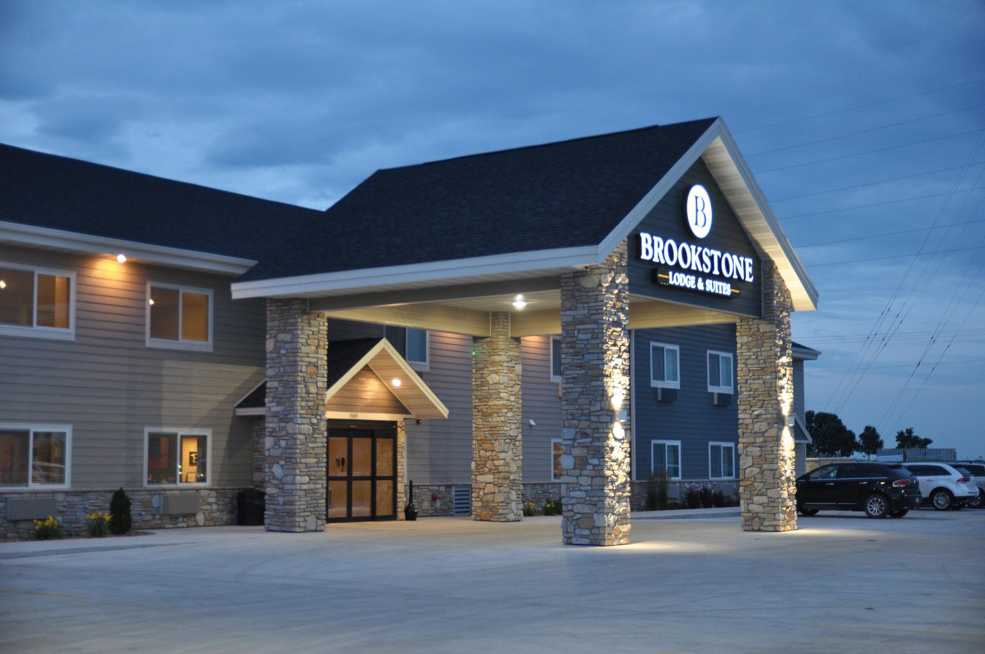Vista Exterior Brookstone Lodge & Suites