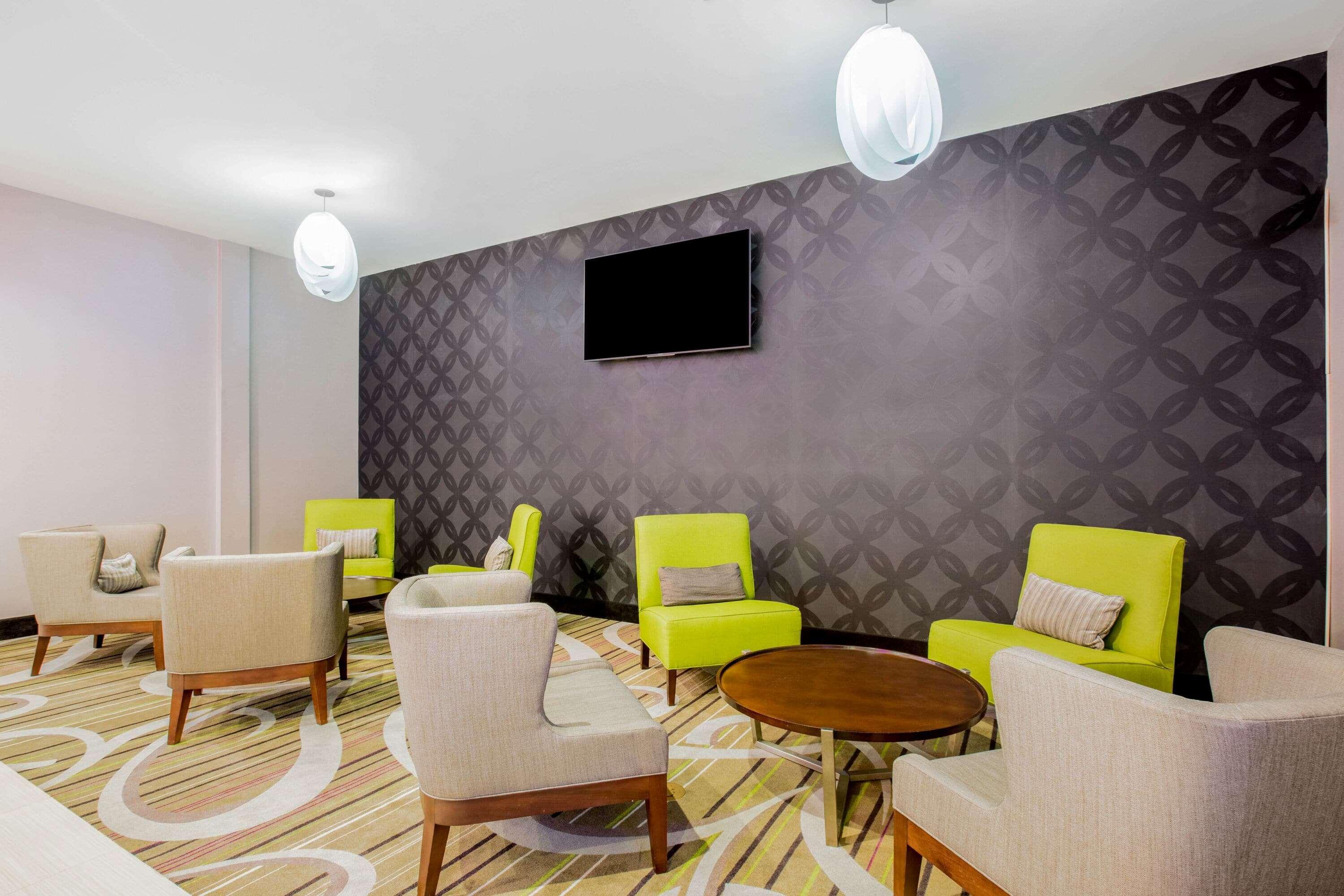 Vista Lobby La Quinta Inn & Suites by Wyndham McAllen Convention Center