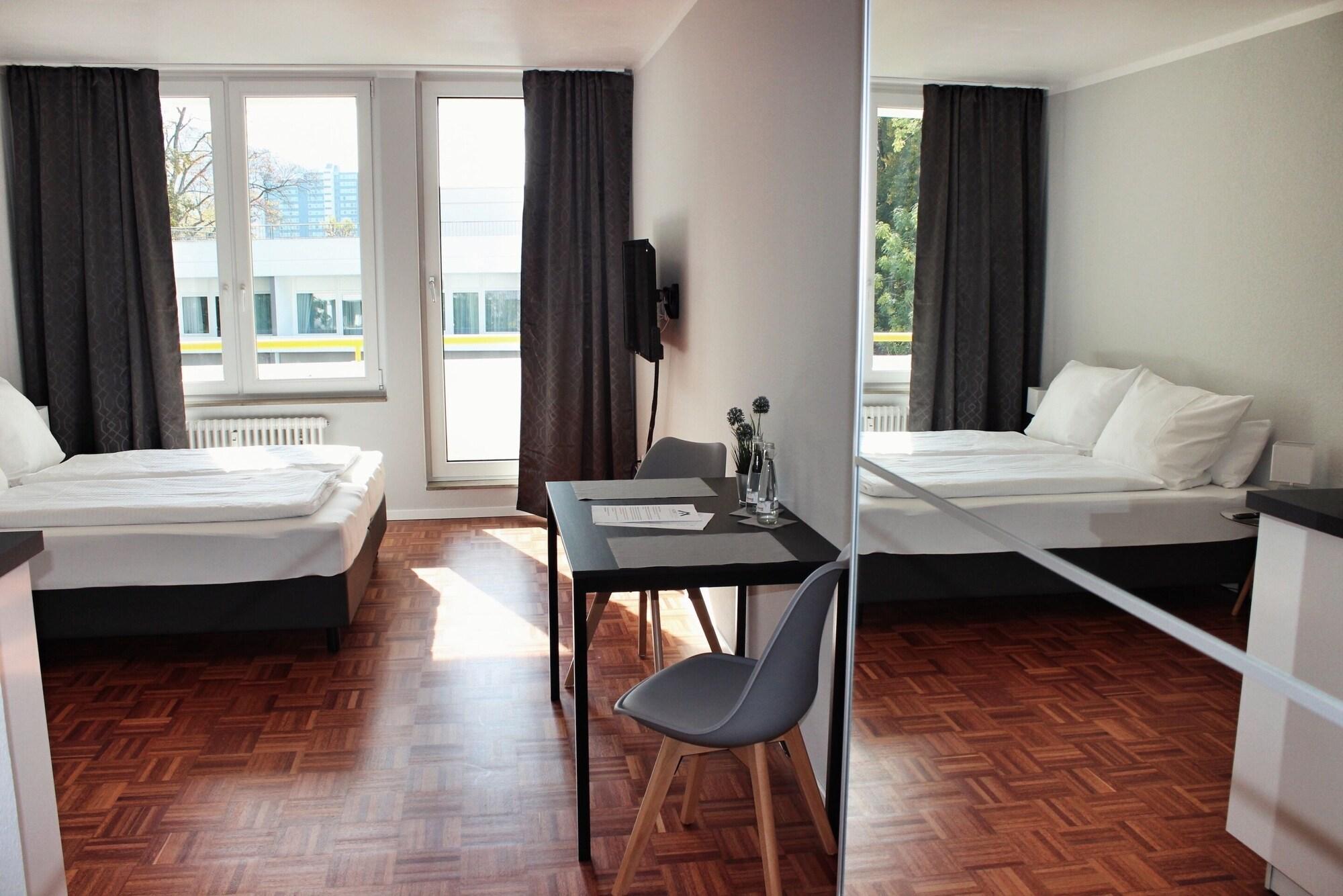 Varios Hometown-Apartments