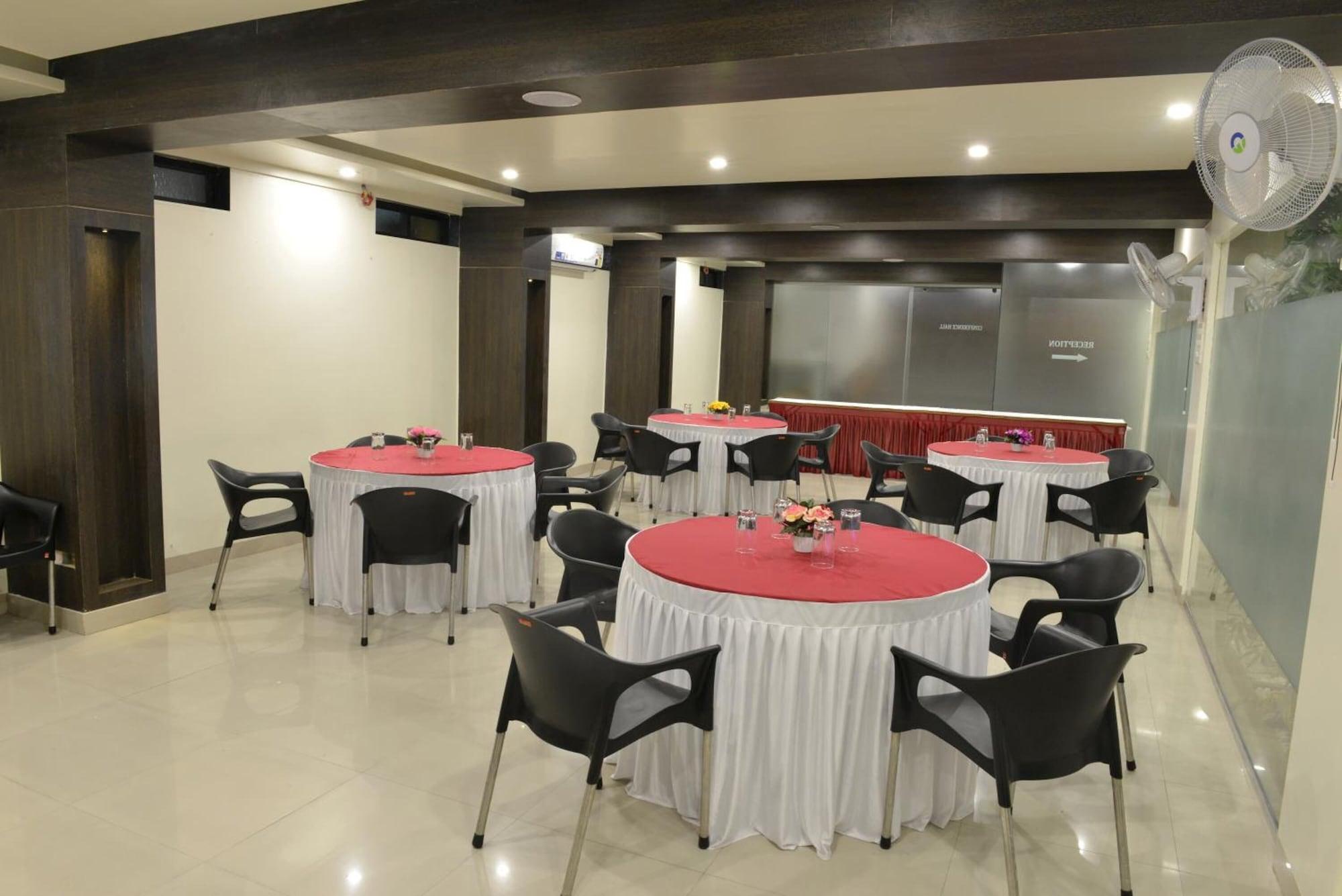 Salón de Baile Hotel Suresh Inn