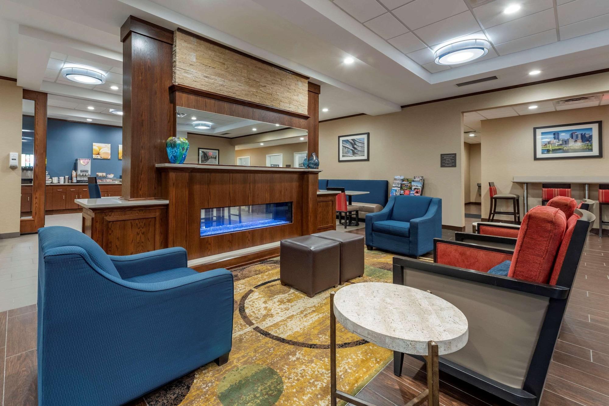 Vista Lobby Comfort Inn and Suites