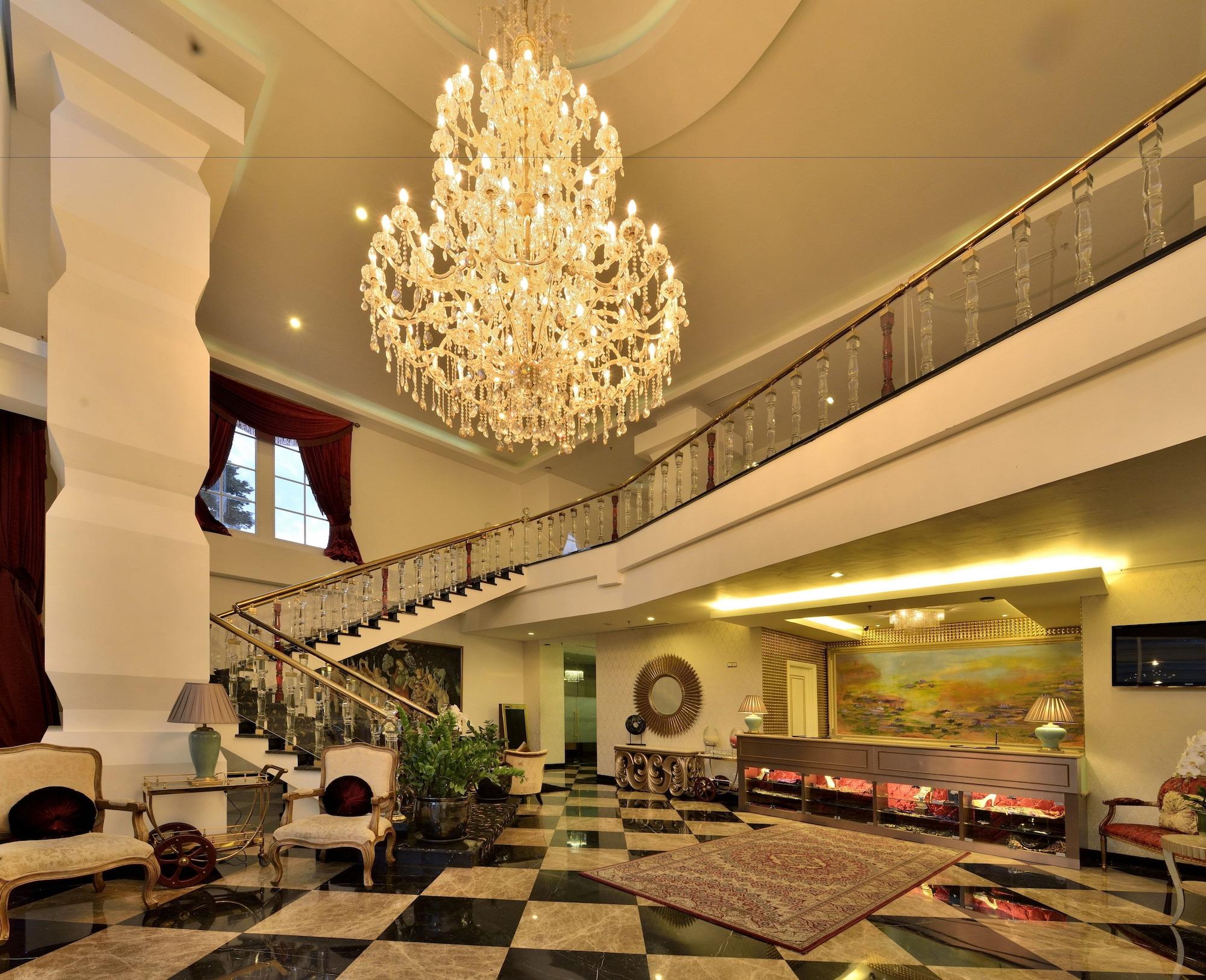 Vista Lobby Amaroossa Royal Bogor