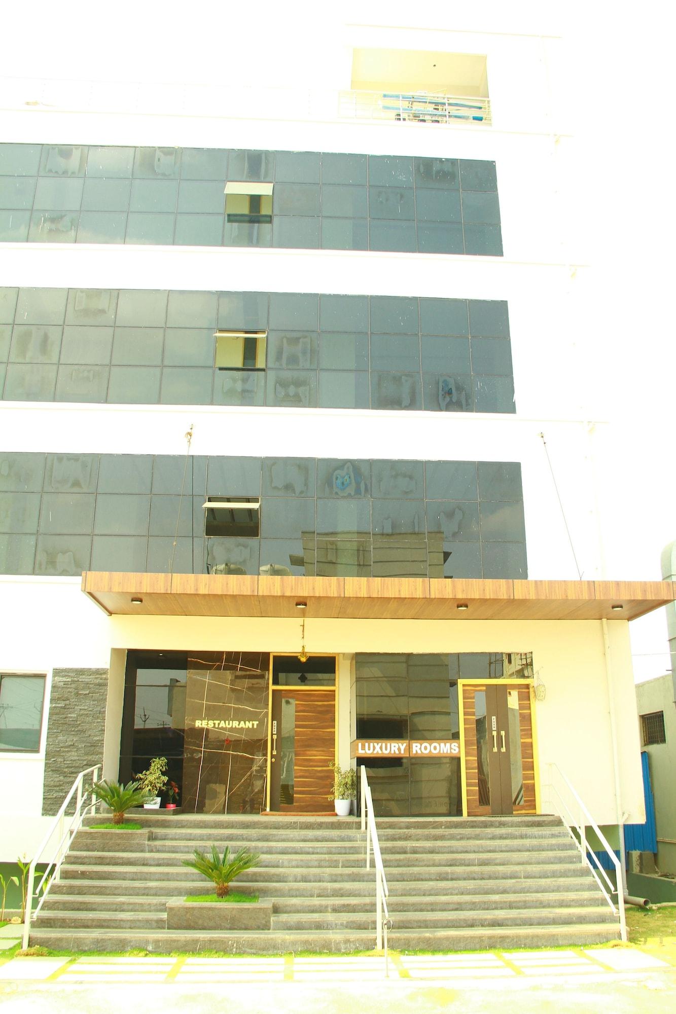 Varios Sri Sampoorna Hotel